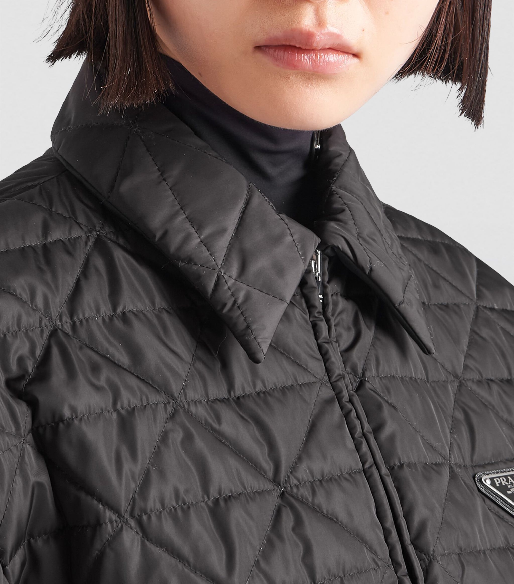 Áo khoác màu đen Prada Jacket Re-Nylon Crop Womens Padded Jumper 5