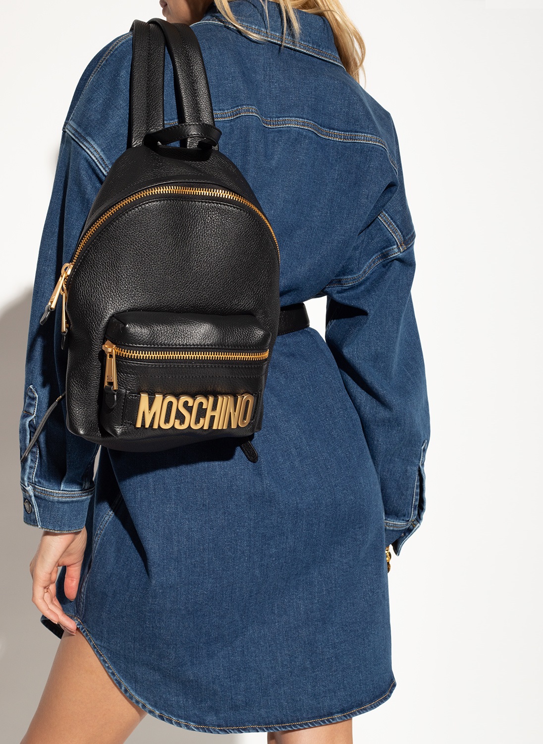 BALO NỮ MÀU ĐEN MOSCHINO BLACK LEATHER BACKPACK WITH LOGO 3