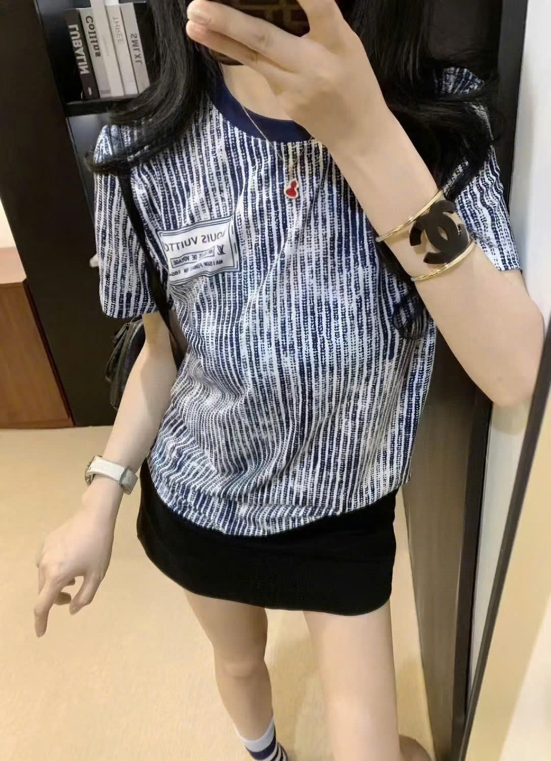 Áo thun nữ LV tay ngắn màu loang 4