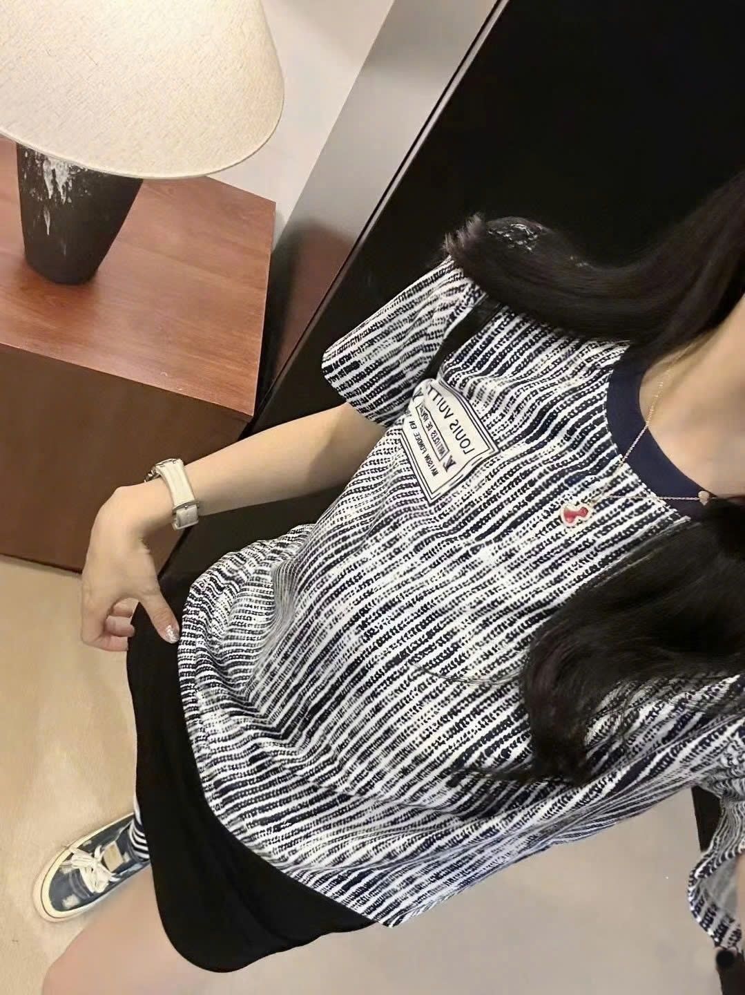 Áo thun nữ LV tay ngắn màu loang 5
