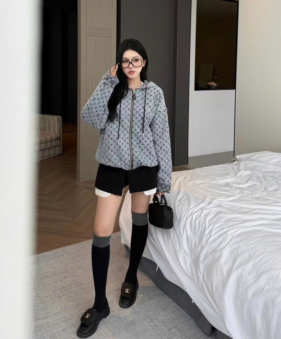 Áo khoác nữ LV Louis Vuitton Monogram Bouclé Hoodie 9