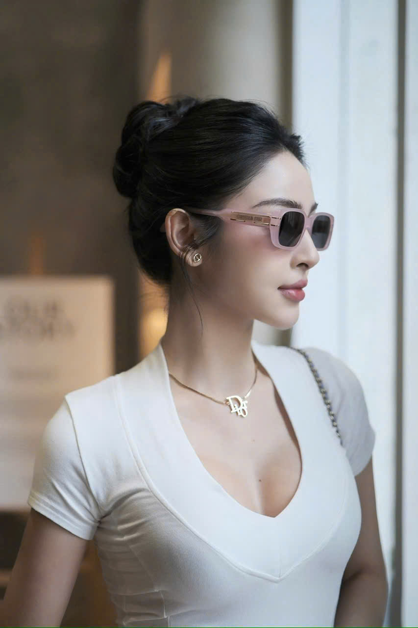 Mắt kính Nữ Dior Diorsignature Sunglasses S12I 40A0 Màu Hồng 4