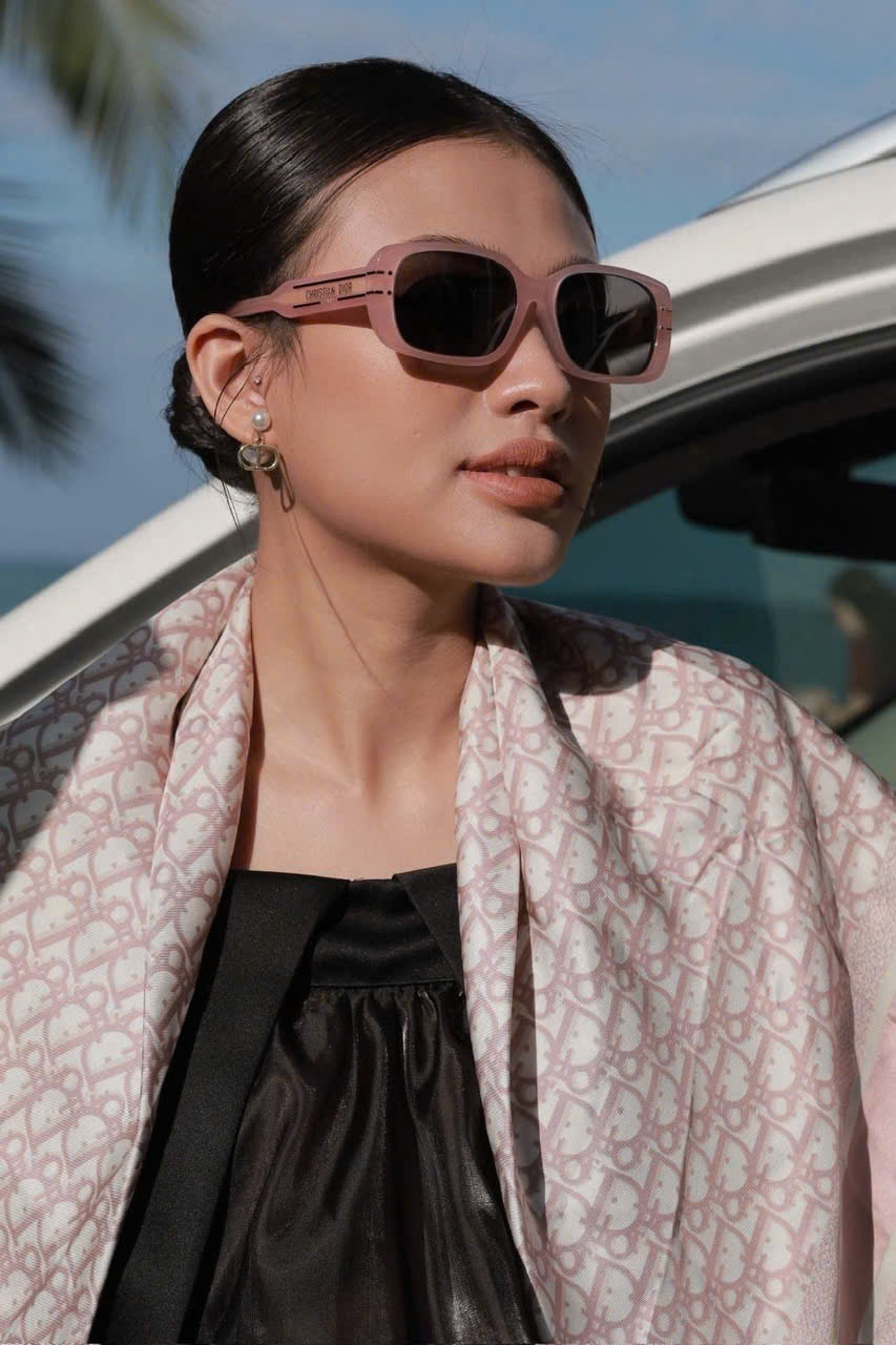 Mắt kính Nữ Dior Diorsignature Sunglasses S12I 40A0 Màu Hồng 9