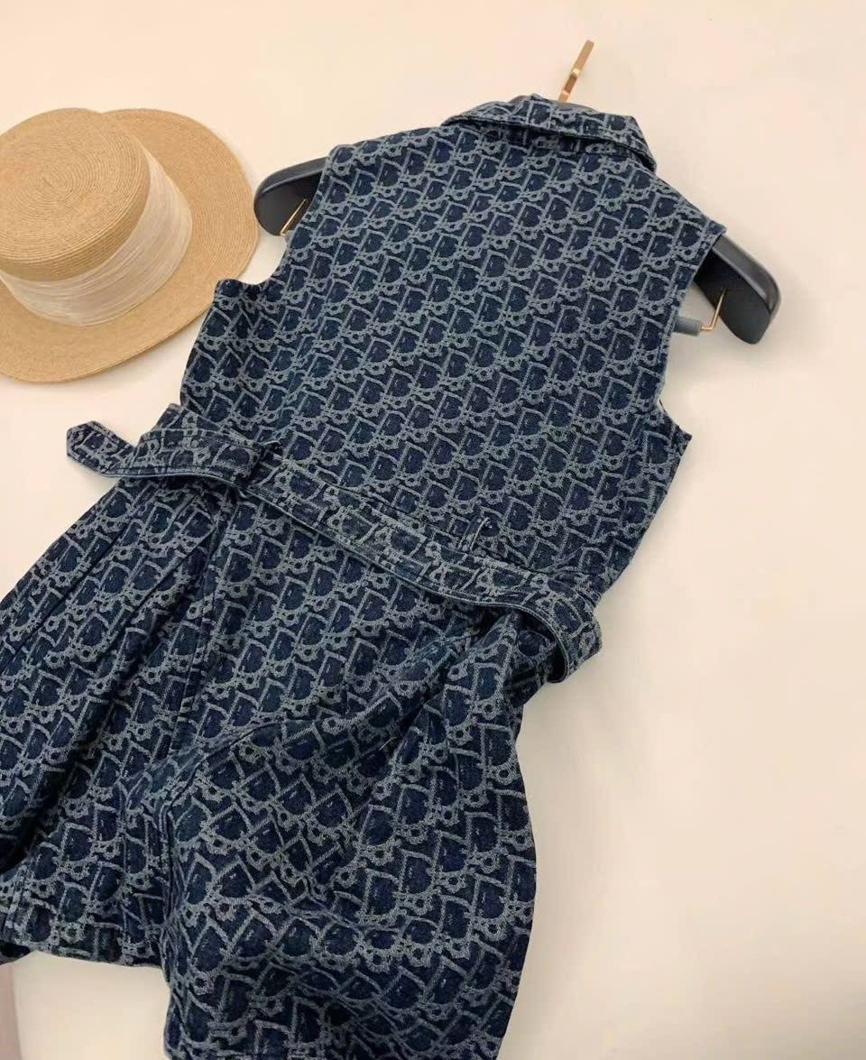 Áo đầm sát nách Dior dáng xòe 5