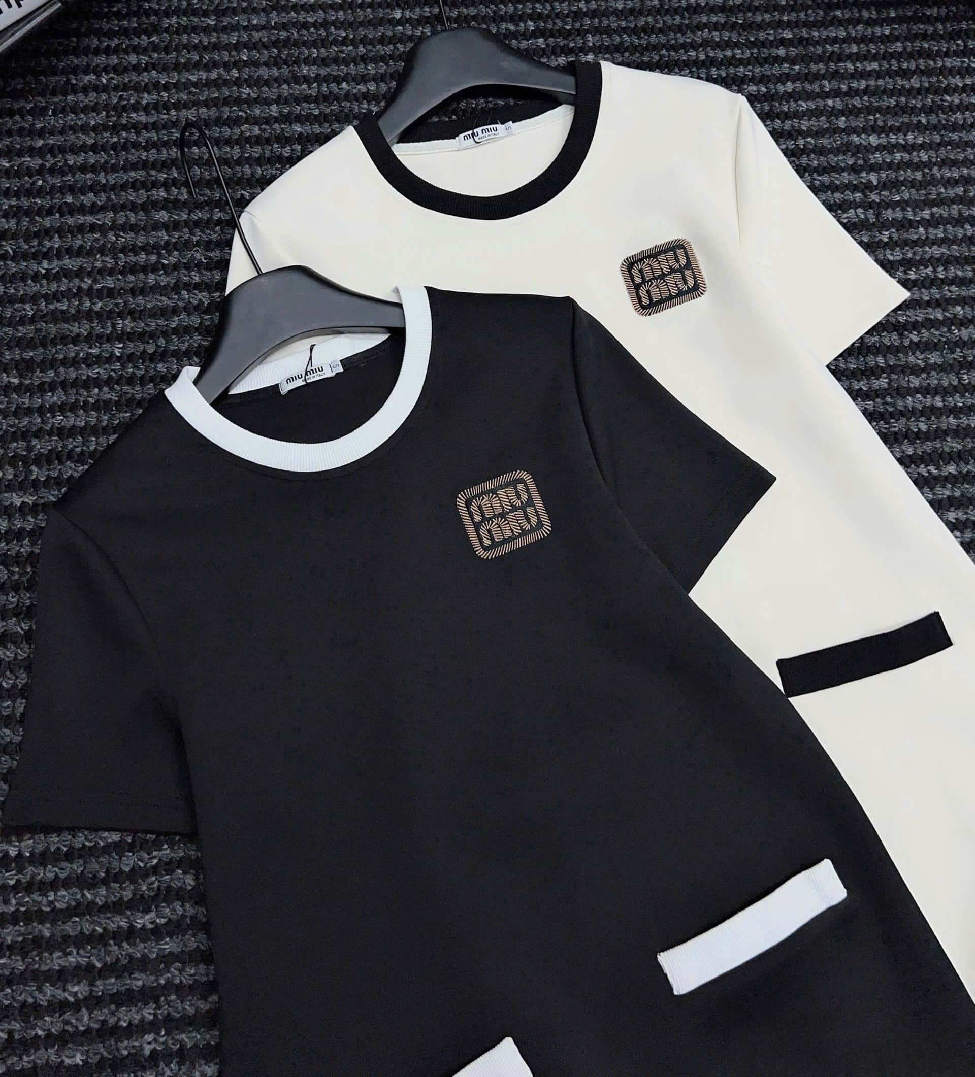 Áo đầm Miu Miu dáng suông cổ tròn 12