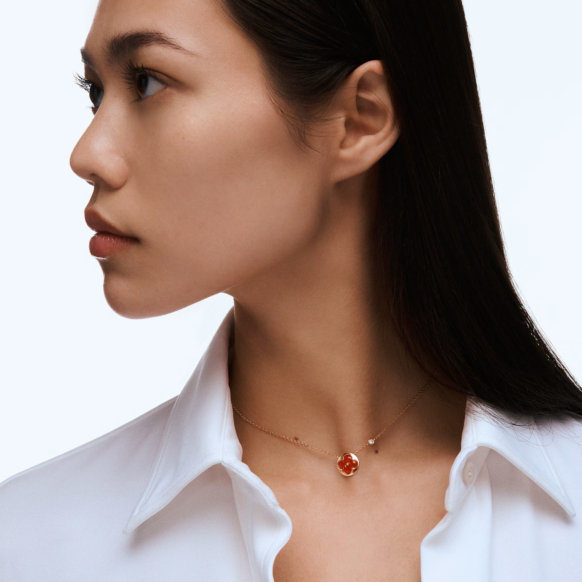 Dây chuyền nữ thời trang Louis Vuitton Color Blossom BB Sun Pendant Cornelian and Diamond 3