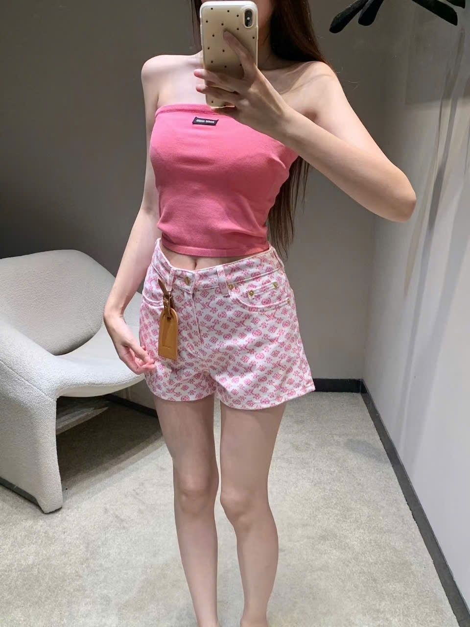 Quần short ngắn hồng thời trang LV 1