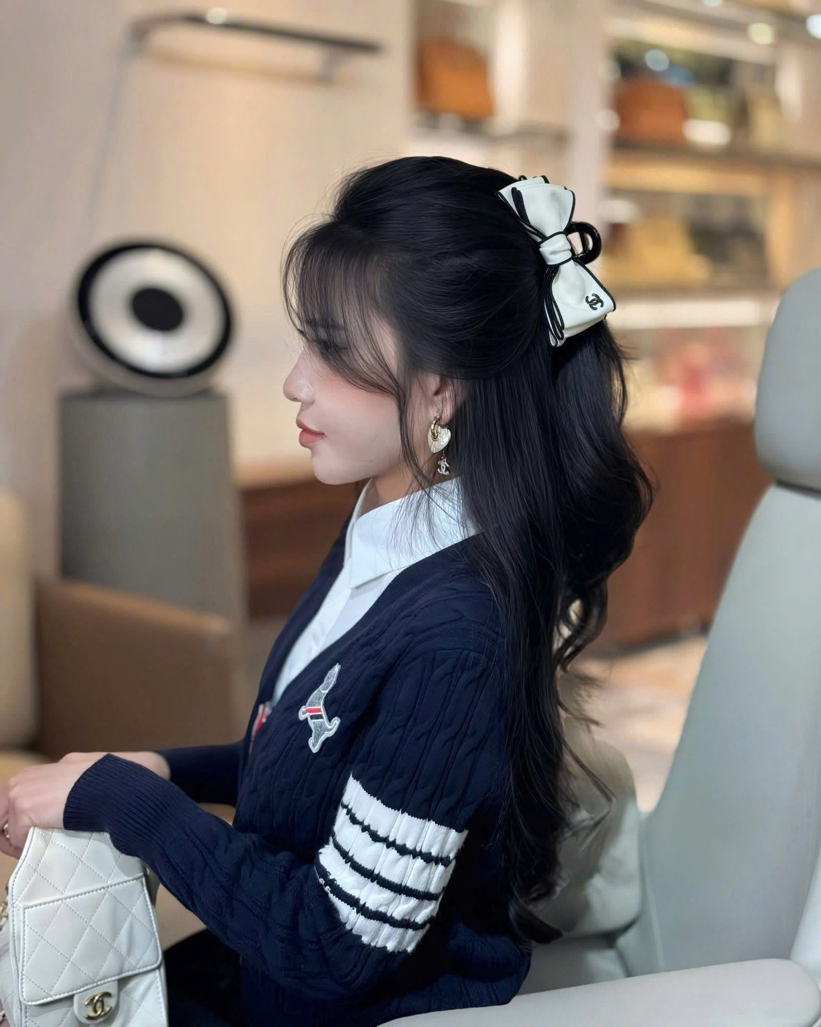 Set áo len váy xếp ly thời trang Thom Browne họa tiết chó 2