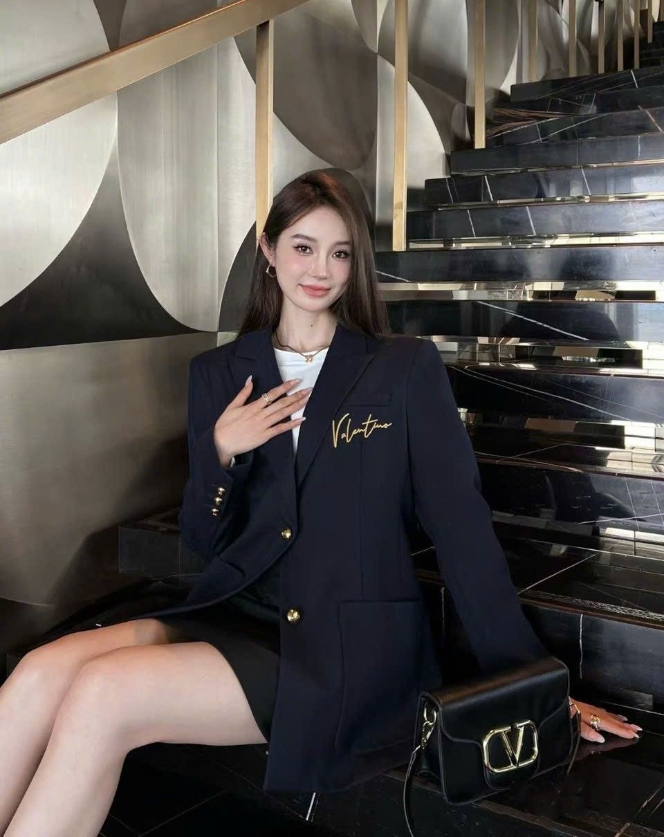 Áo khoác vest nữ thời trang Valentino xanh coban 1