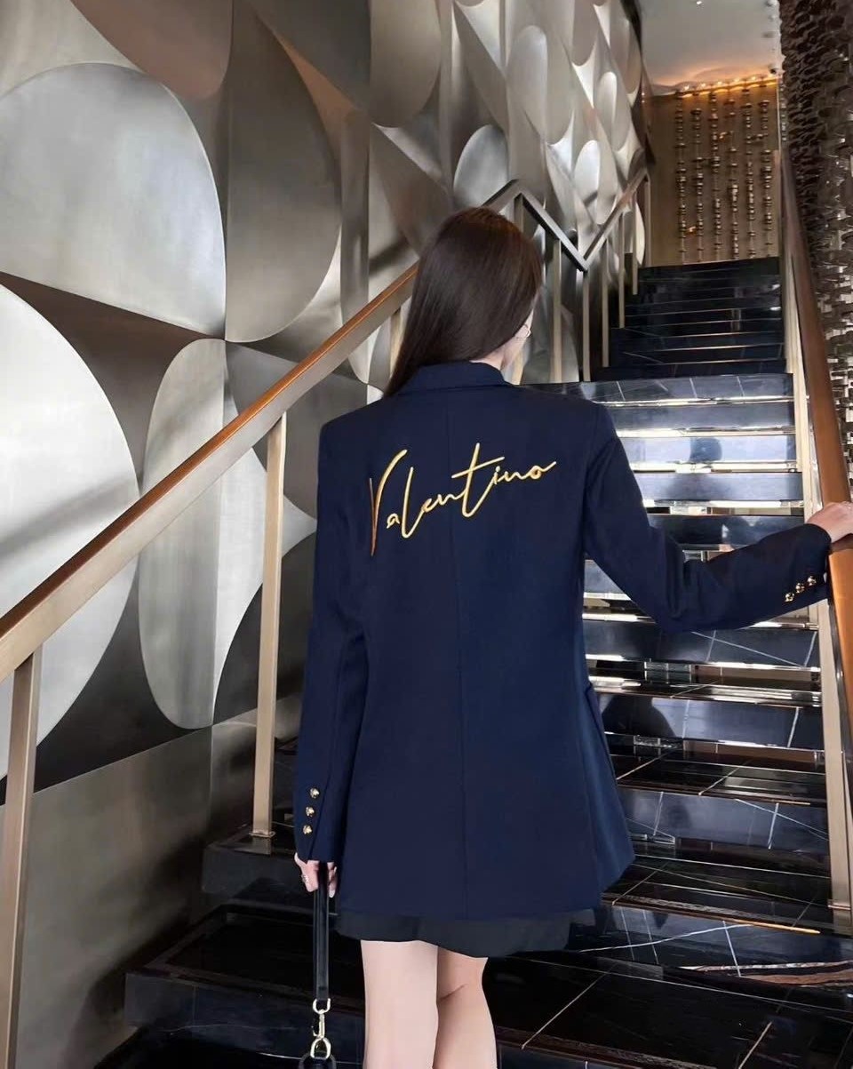 Áo khoác vest nữ thời trang Valentino xanh coban 7