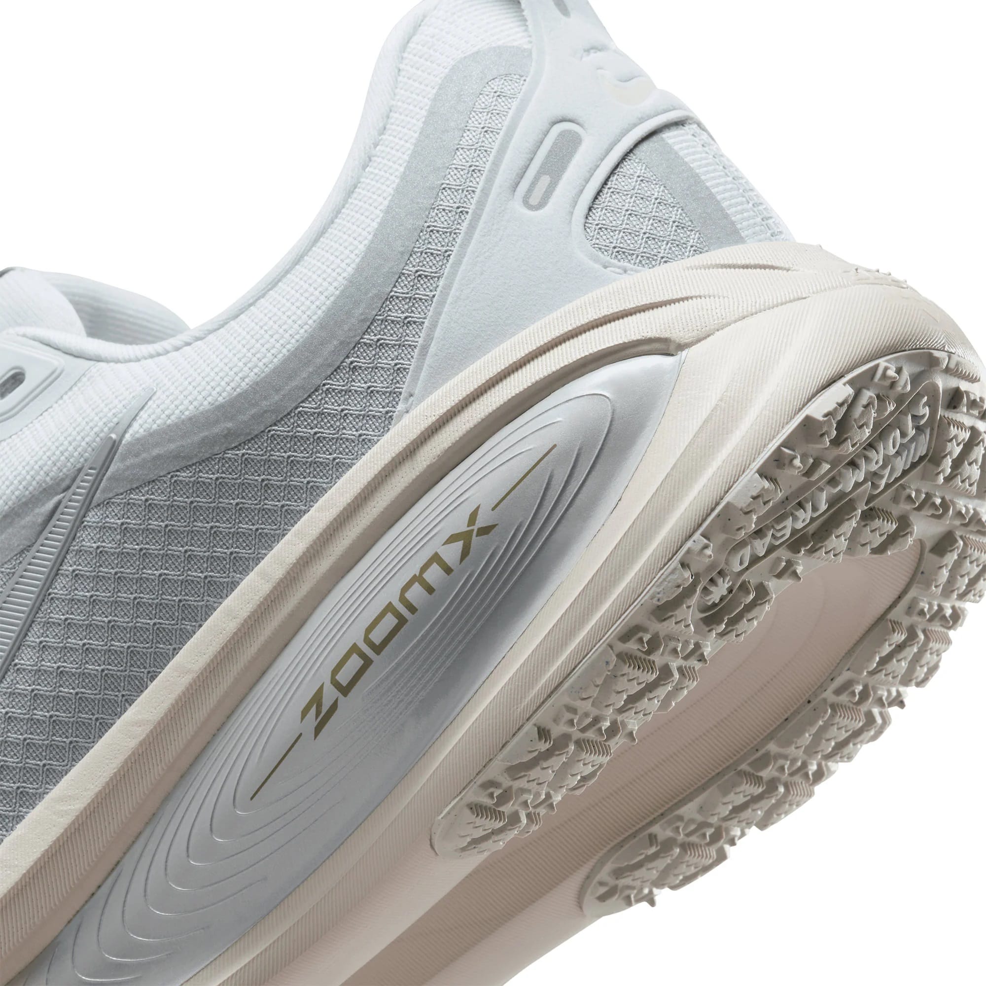 Giày thể thao Nike Vomero 18 Road Running Shoes With Reflective Accents Pure Platinum HQ7001-003 6