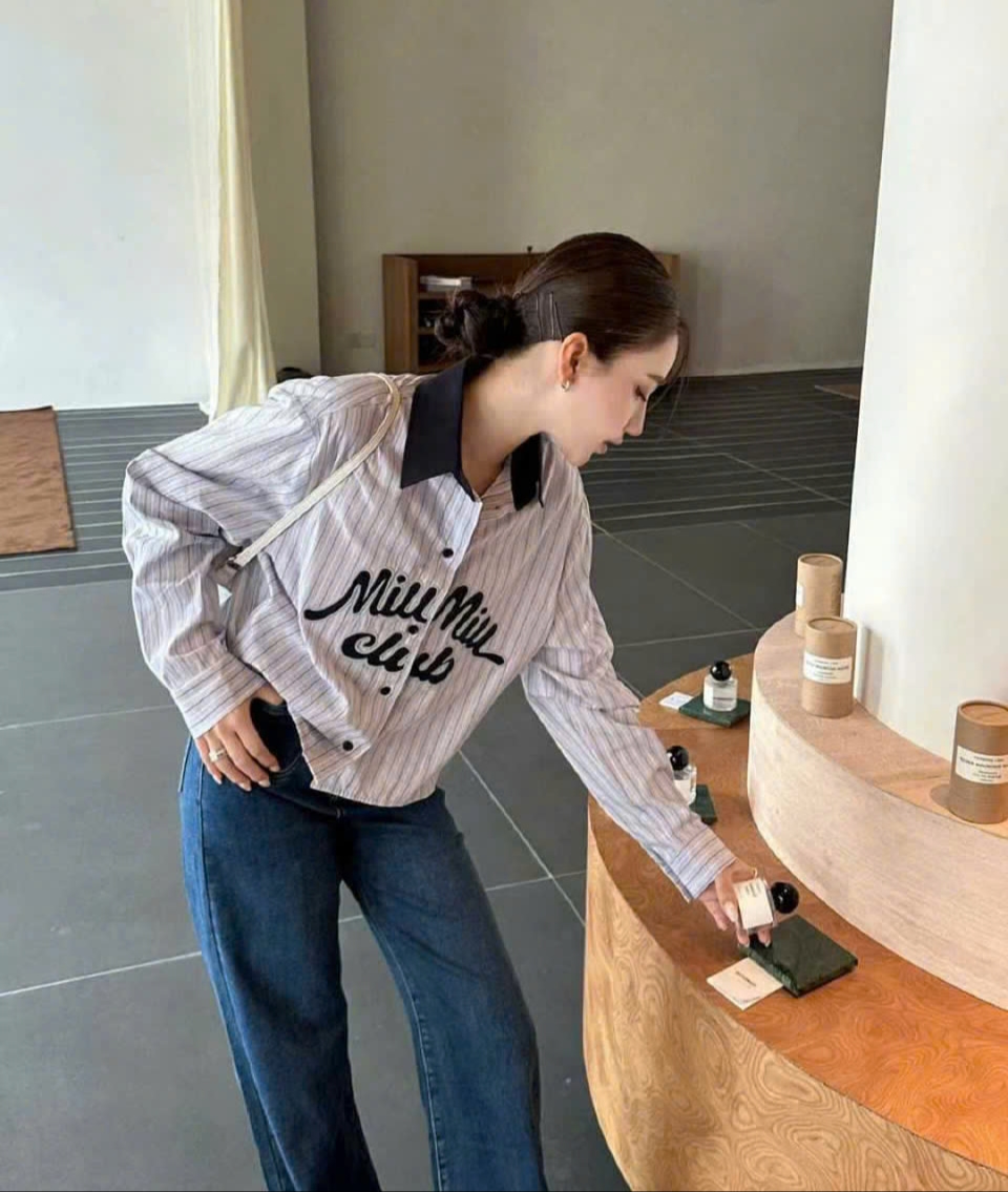 Áo nữ tay dài cổ bẻ Miu Miu 10