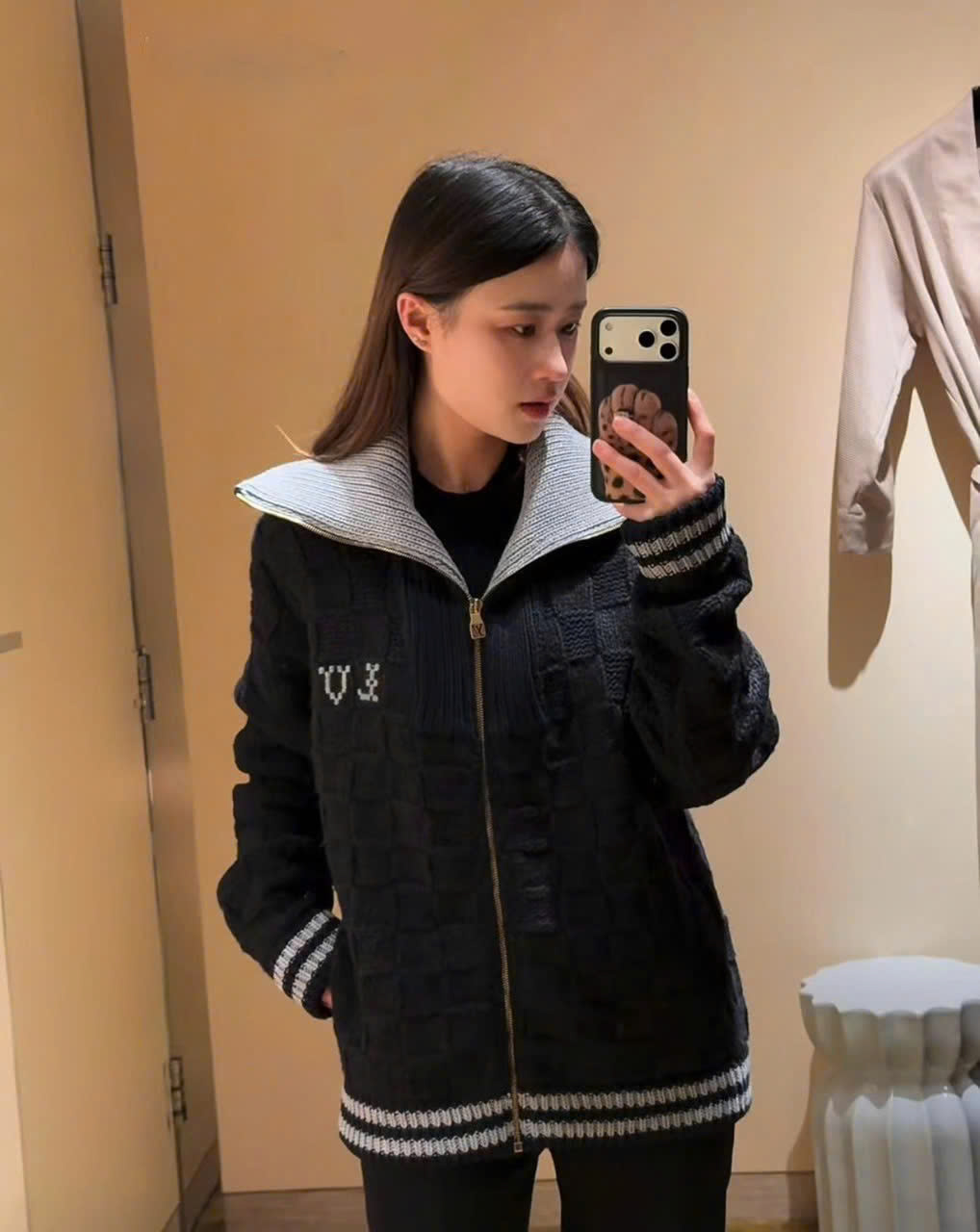 Áo khoác unisex đen LV Louis Vuitton Knitted Jacket With Damier Pattern 7