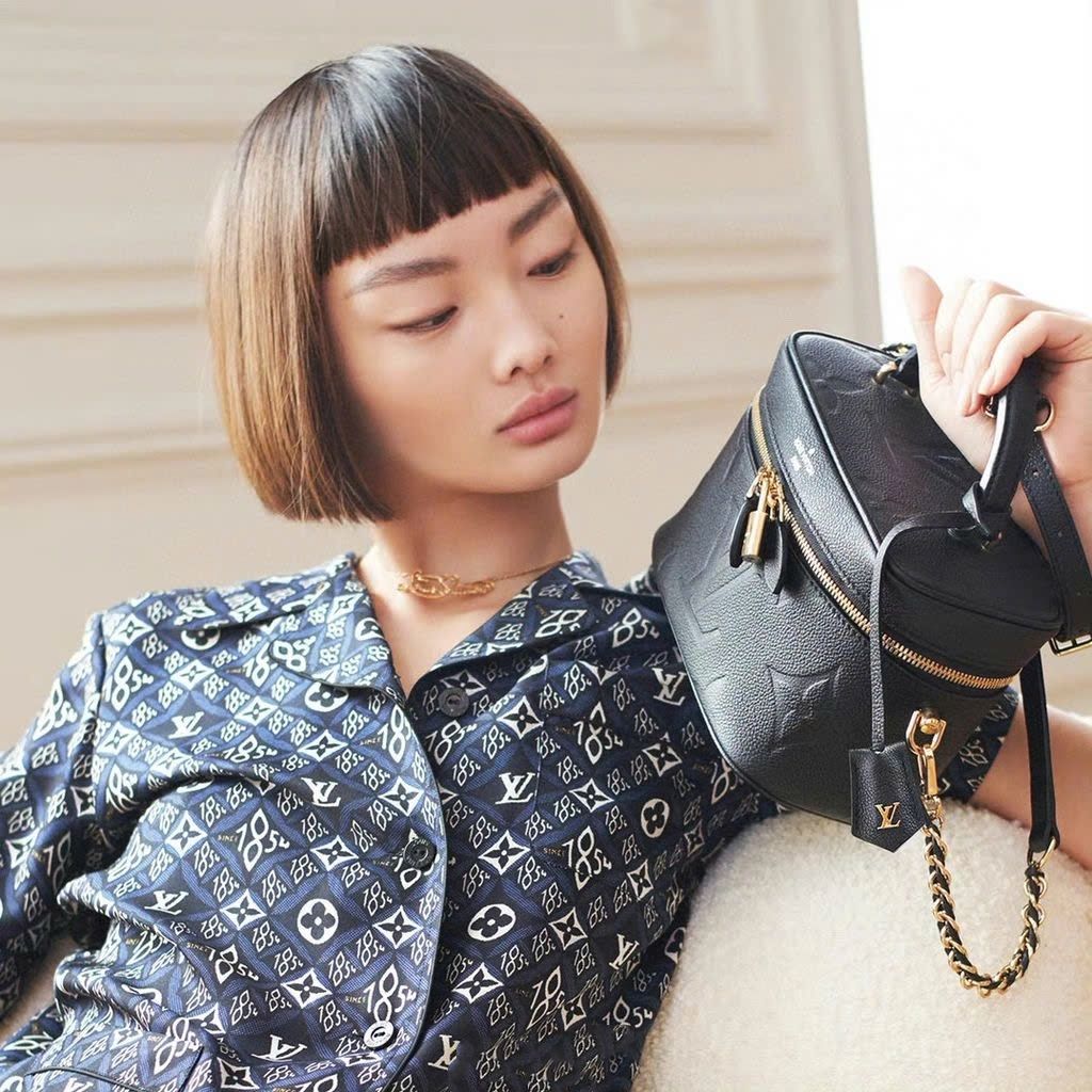 Túi đeo chéo cốp LV Louis Vuitton Vanity PM In Monogram Empreinte Leather M45598 2