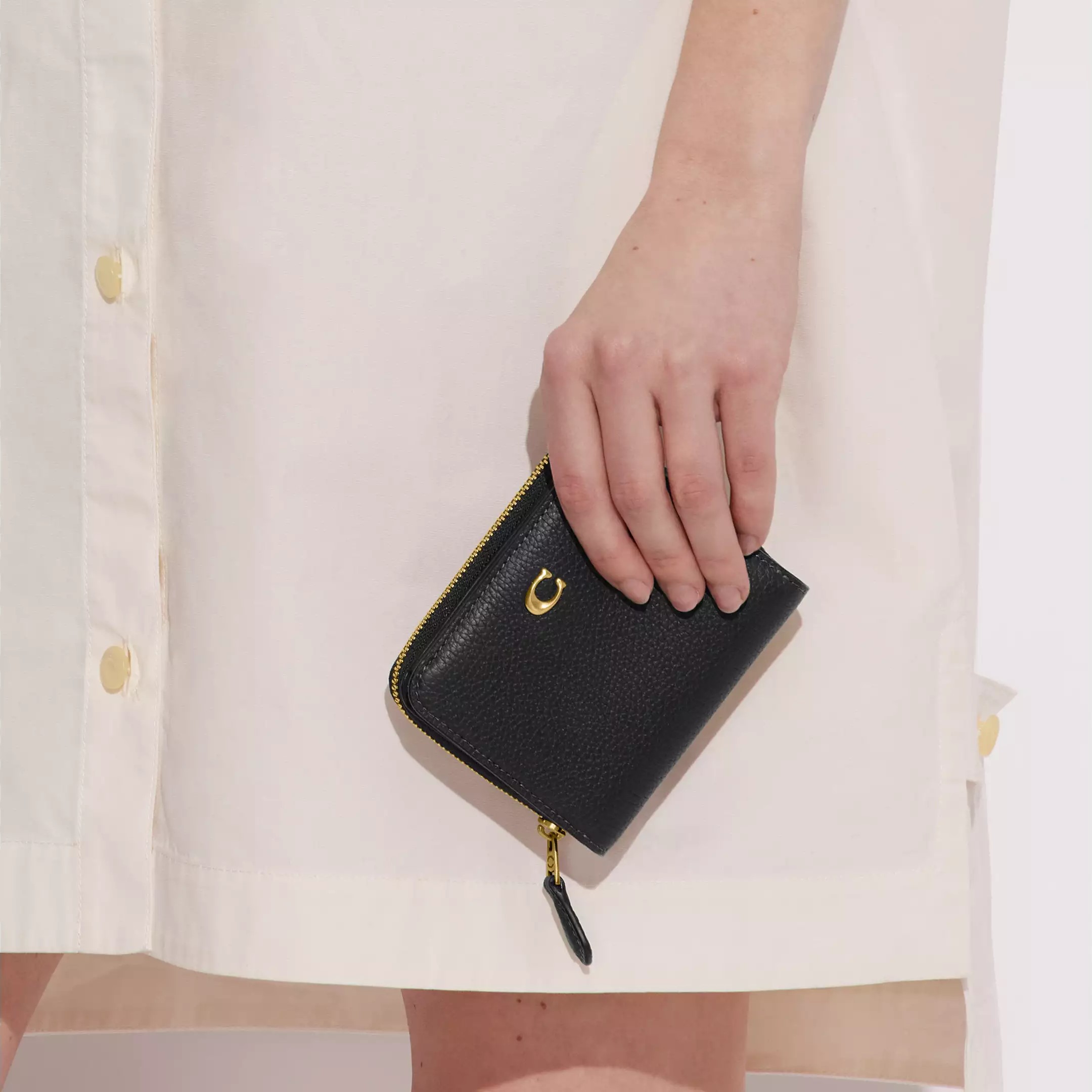 Ví nữ Coach nhỏ Essential Billfold Wallet Black CD71 2