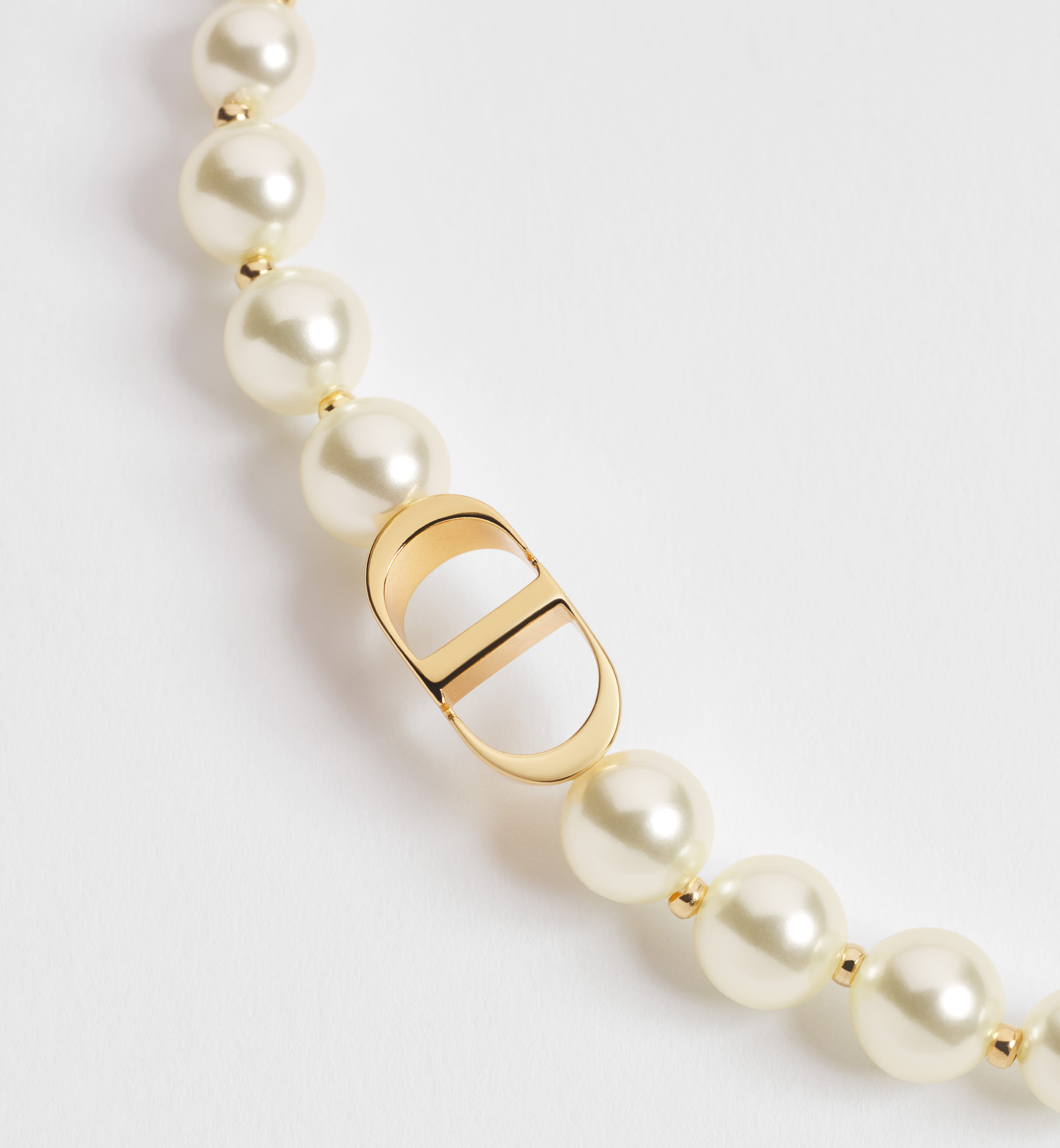 Vòng tay ngọc trai Dior 30 Montaigne Bracelet Gold-Finish Metal and White Resin Pearls 1