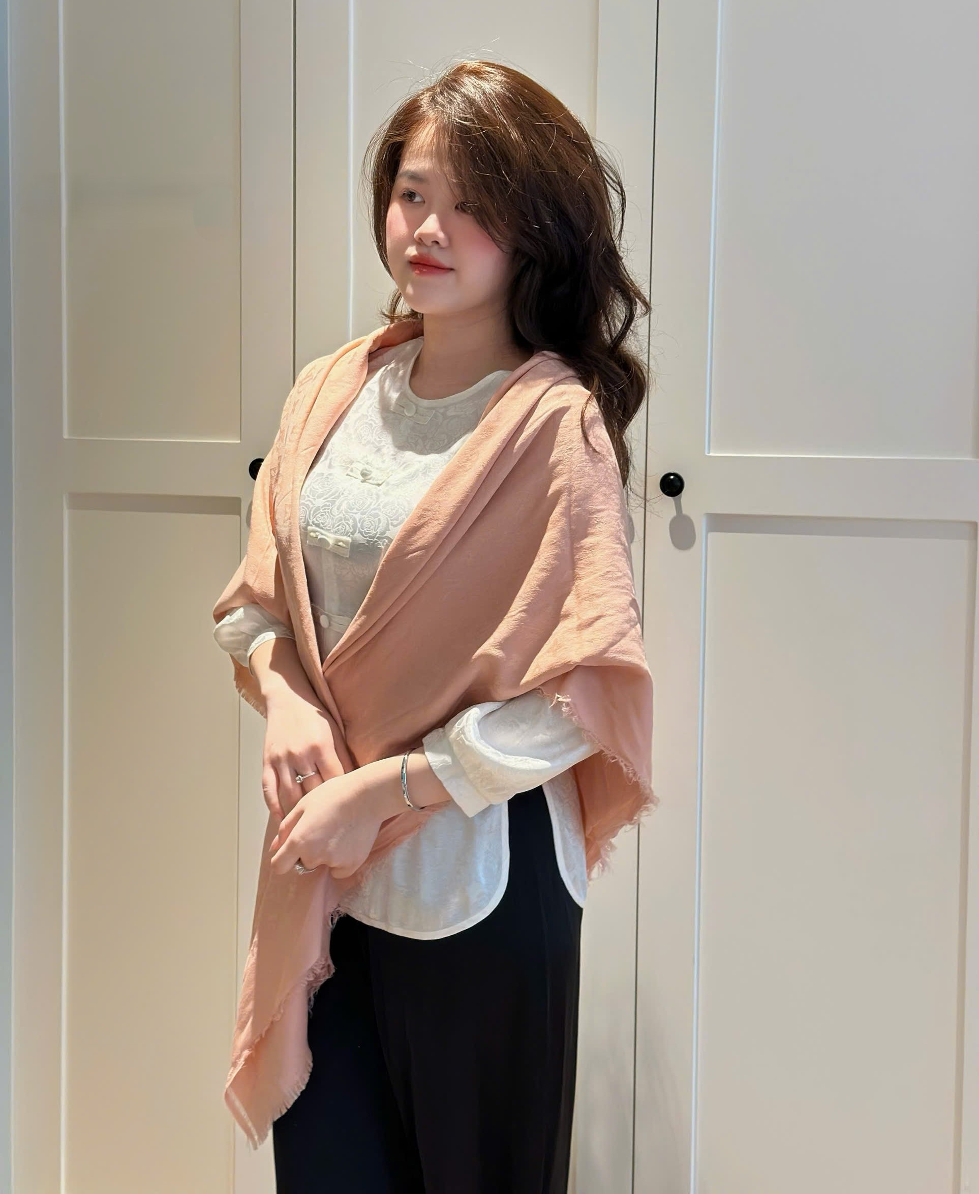 Khăn Quàng Cổ dài nữ LV Louis Vuitton Essential Scarf Các Loại 5