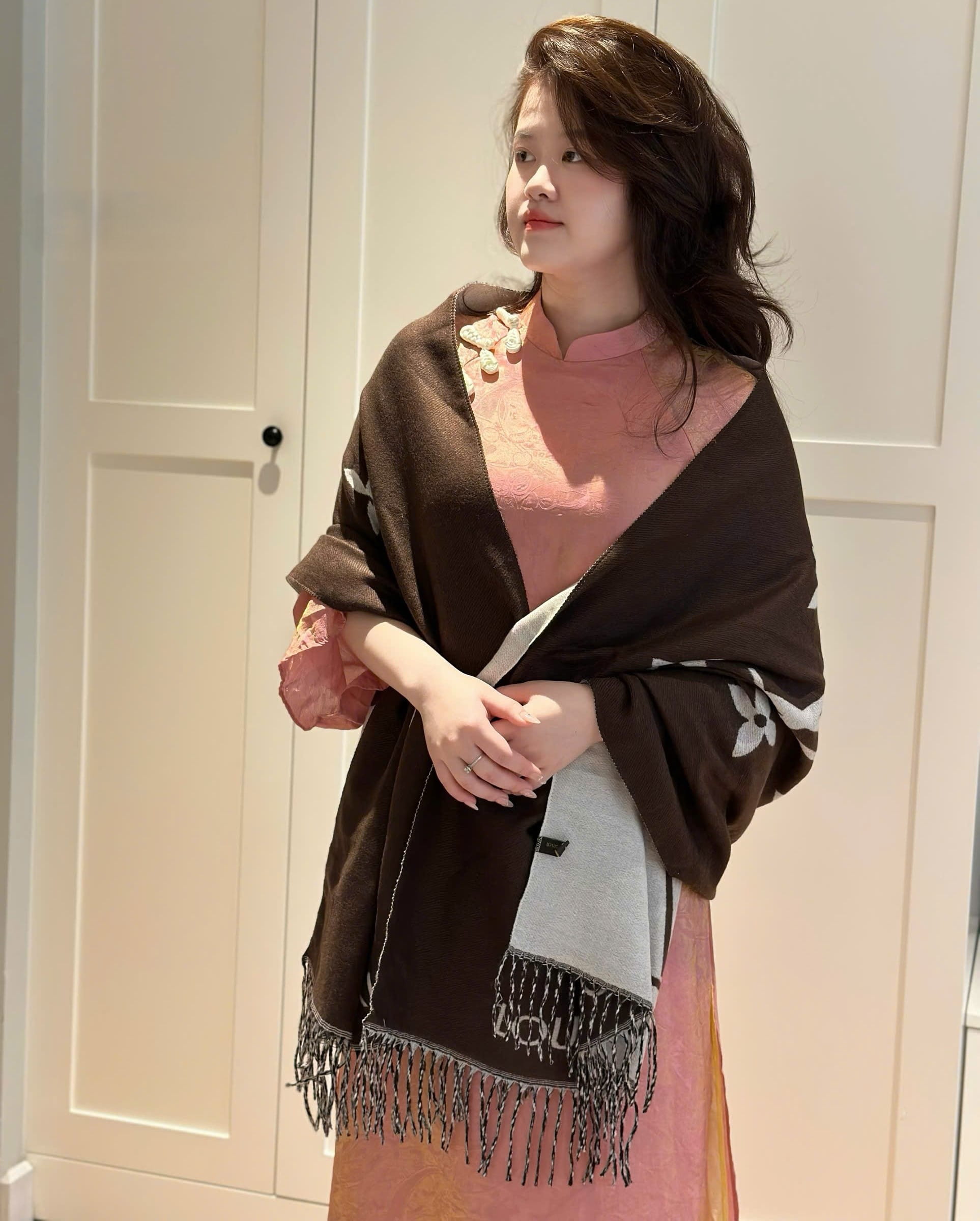 Khăn Quàng Cổ dài nữ LV Louis Vuitton Essential Scarf Các Loại 14