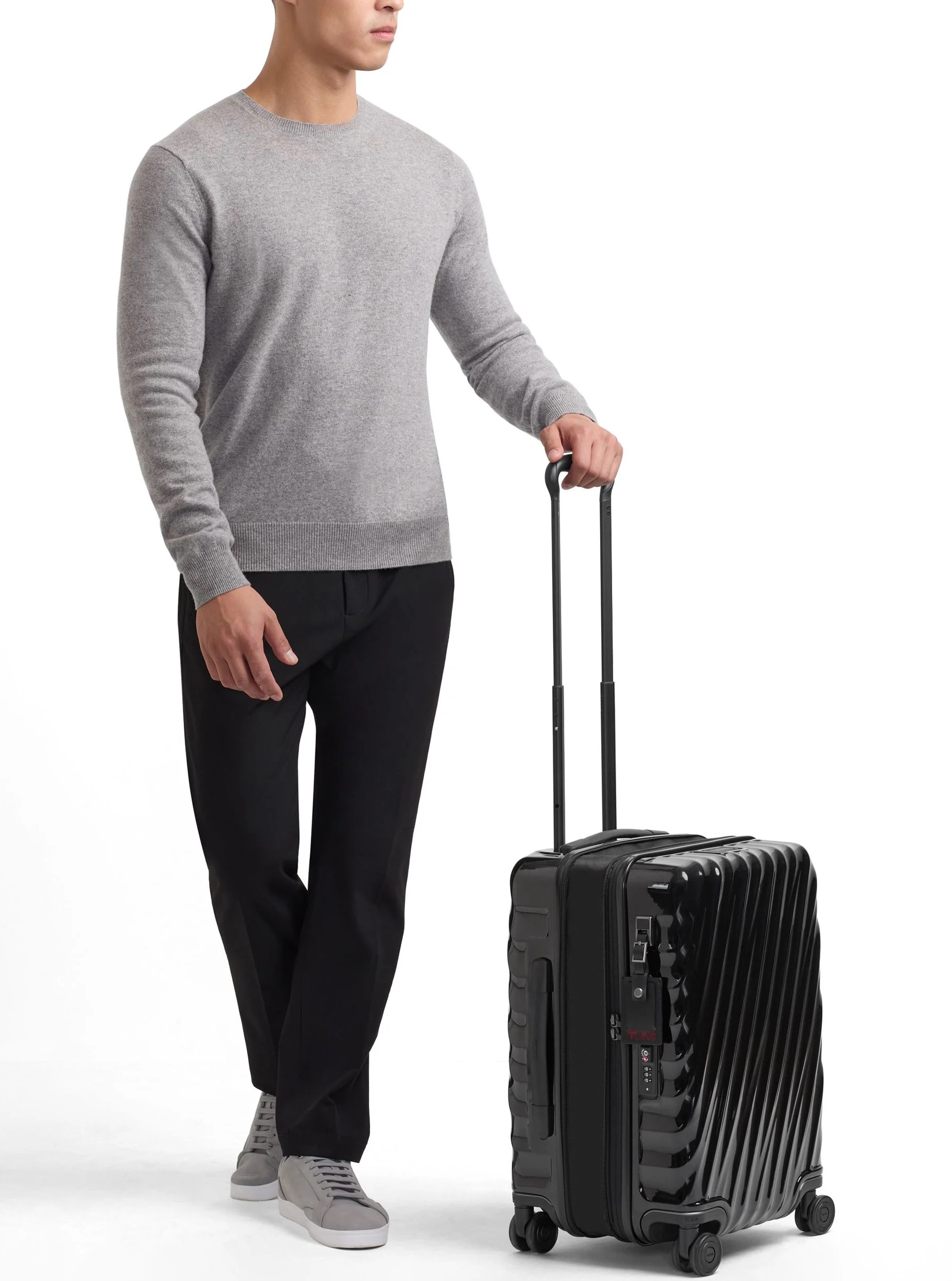 Vali đen Tumi 19 Degree International Expandable Carry-On Black 139683-1041 2
