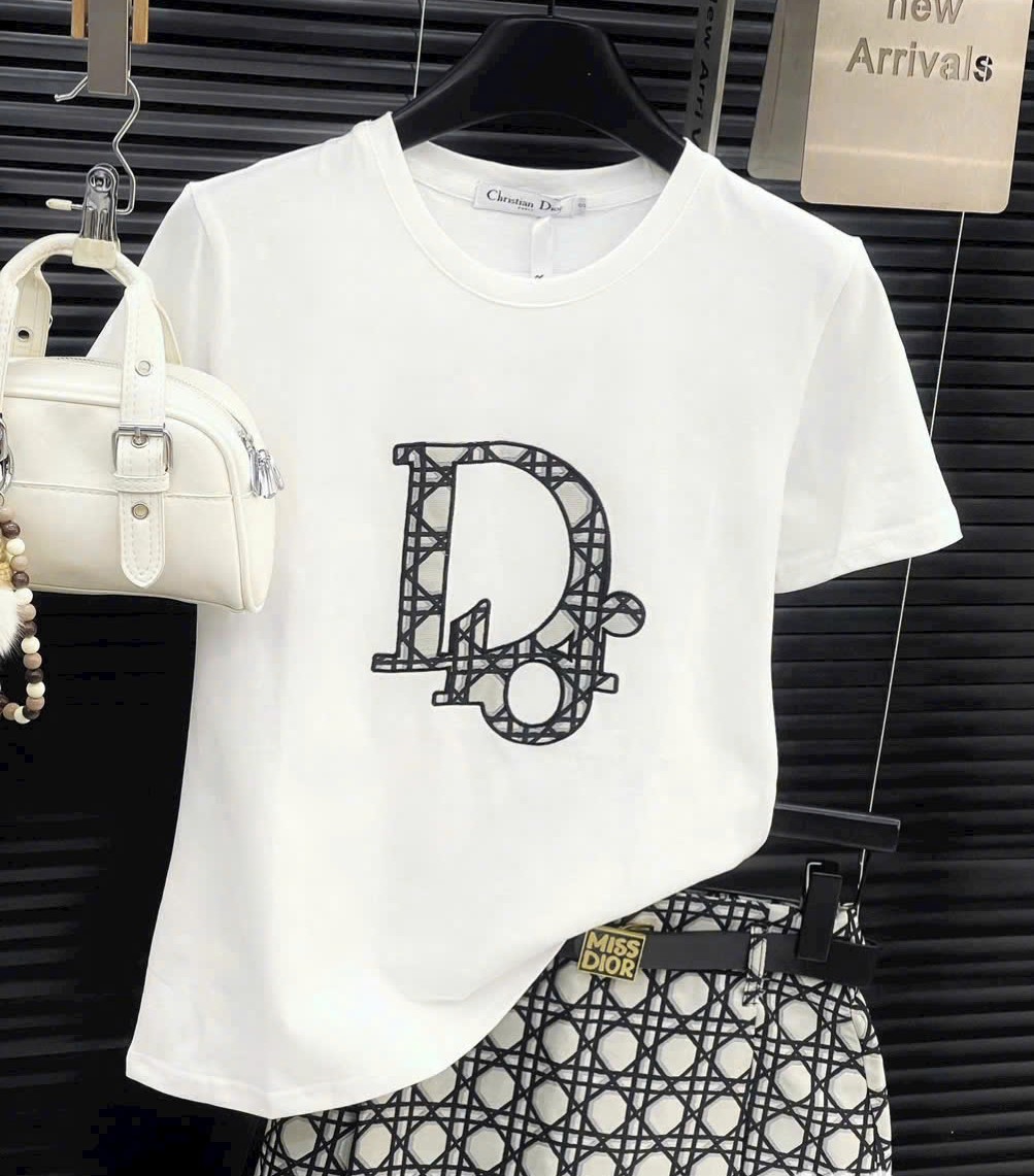 Combo áo thun váy sọc kèm thắt lưng Dior 6