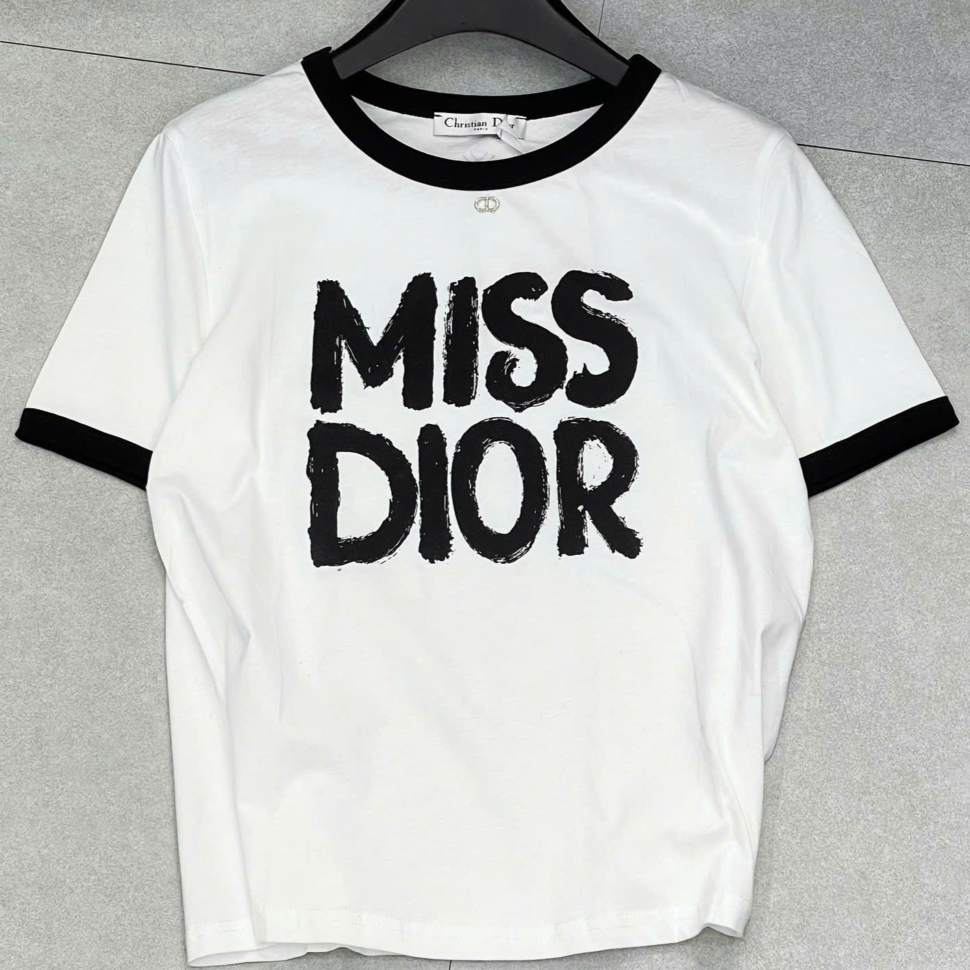 Combo áo thun váy dài đen kèm thắt lưng Miss Dior 10