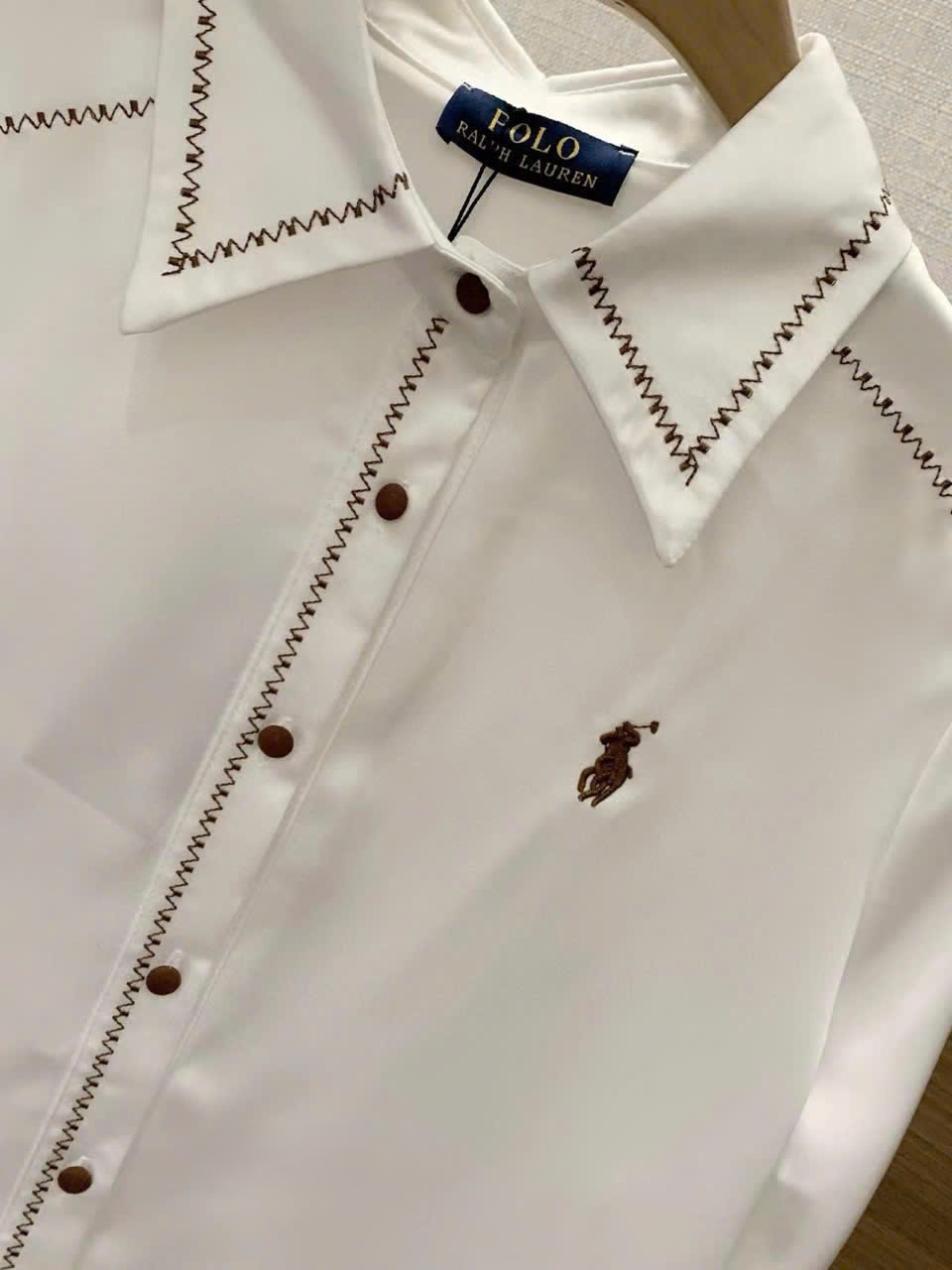Áo sơ mi lụa nữ tay dài màu trắng kem Polo 4