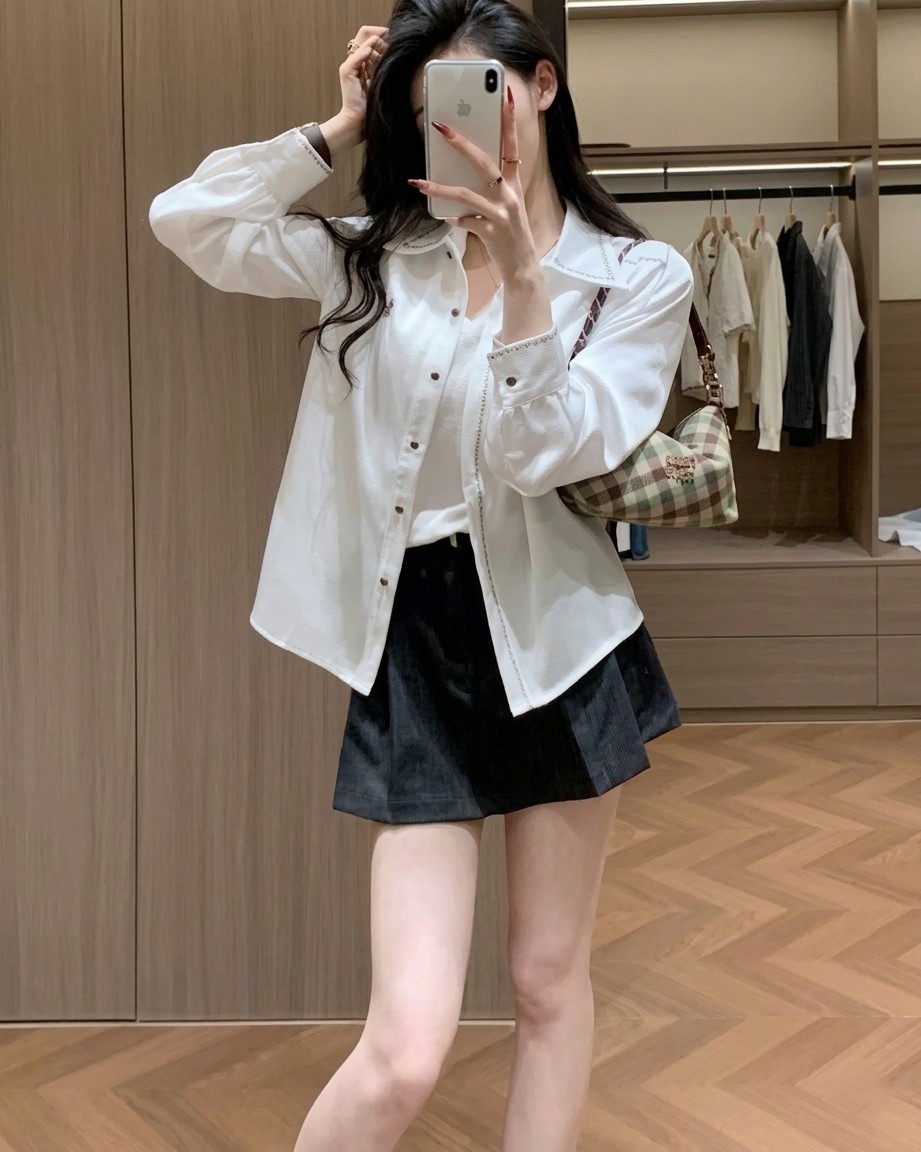 Áo sơ mi lụa nữ tay dài màu trắng kem Polo 5