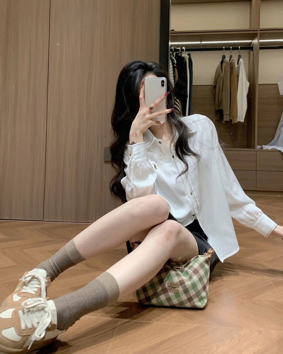 Áo sơ mi lụa nữ tay dài màu trắng kem Polo 9