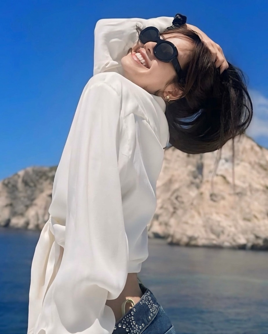 MẮT KÍNH NỮ CELINE TRIOMPHE 01 SUNGLASSES IN OVAL BLACK ACETATE FRAME 1