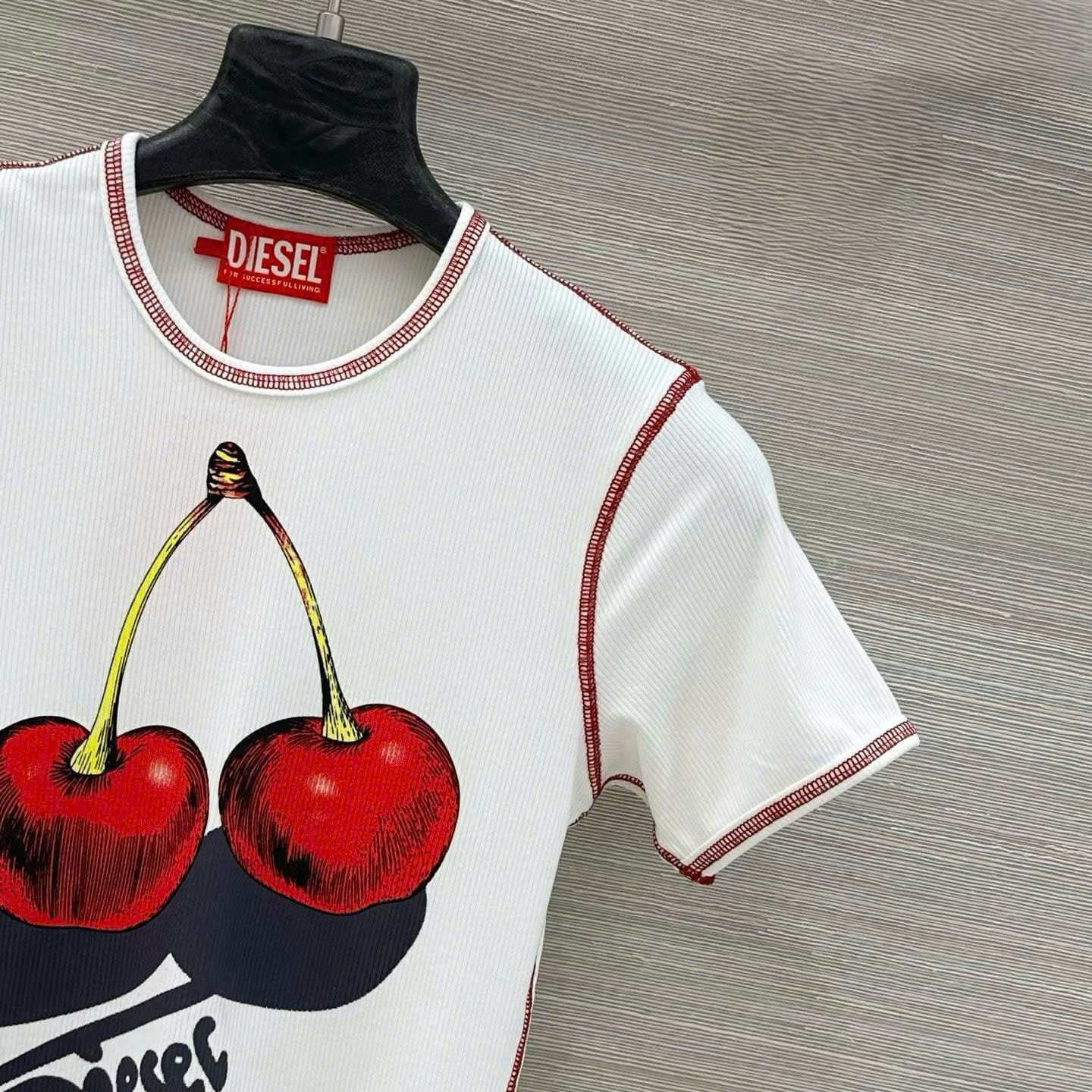 Áo thun trắng nữ Diesel Slim Cotton T-shirt With Cherry Print White 2