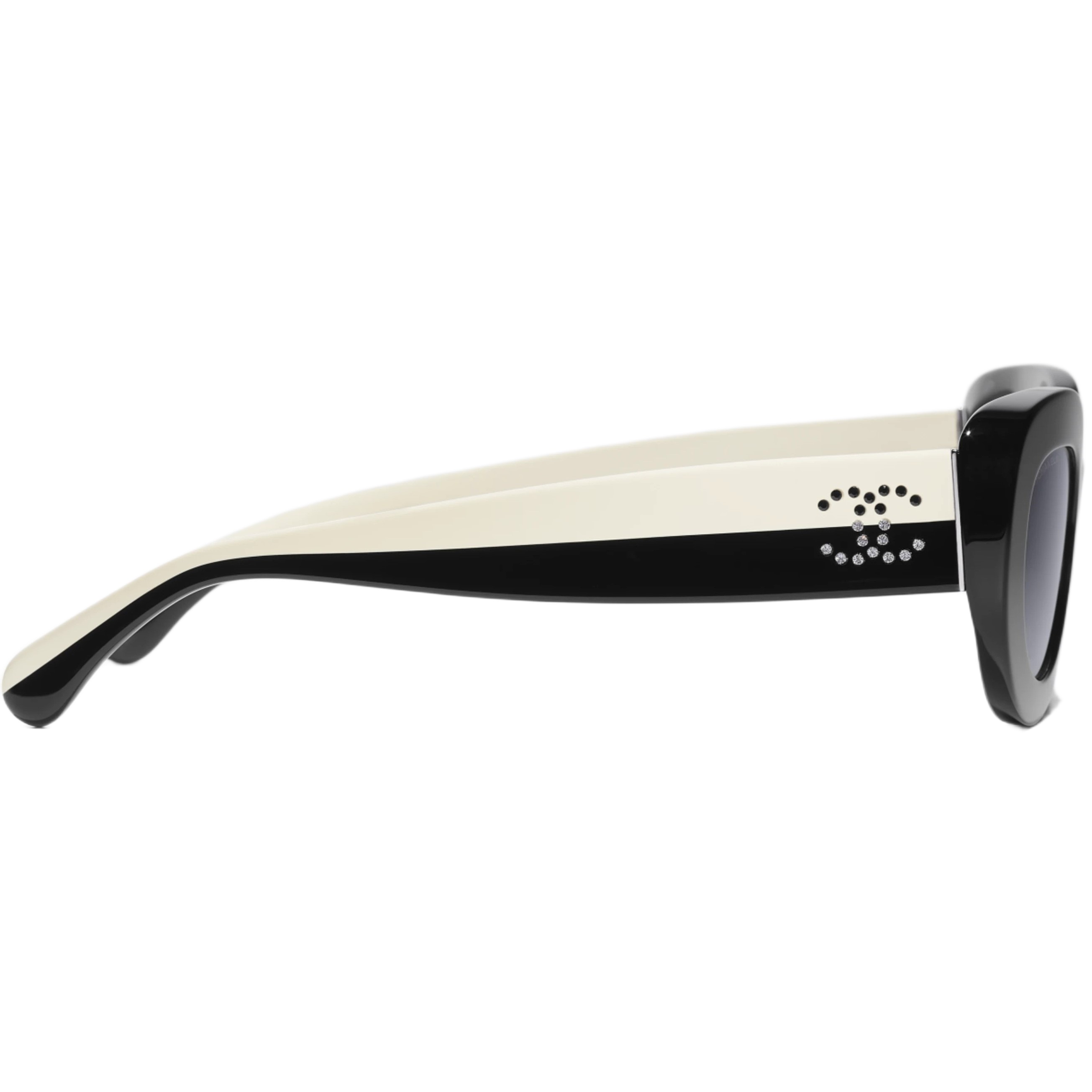 Kính mát Chanel Oval sunglasses Black Acetate Frame Gray Lenses 5562B 1