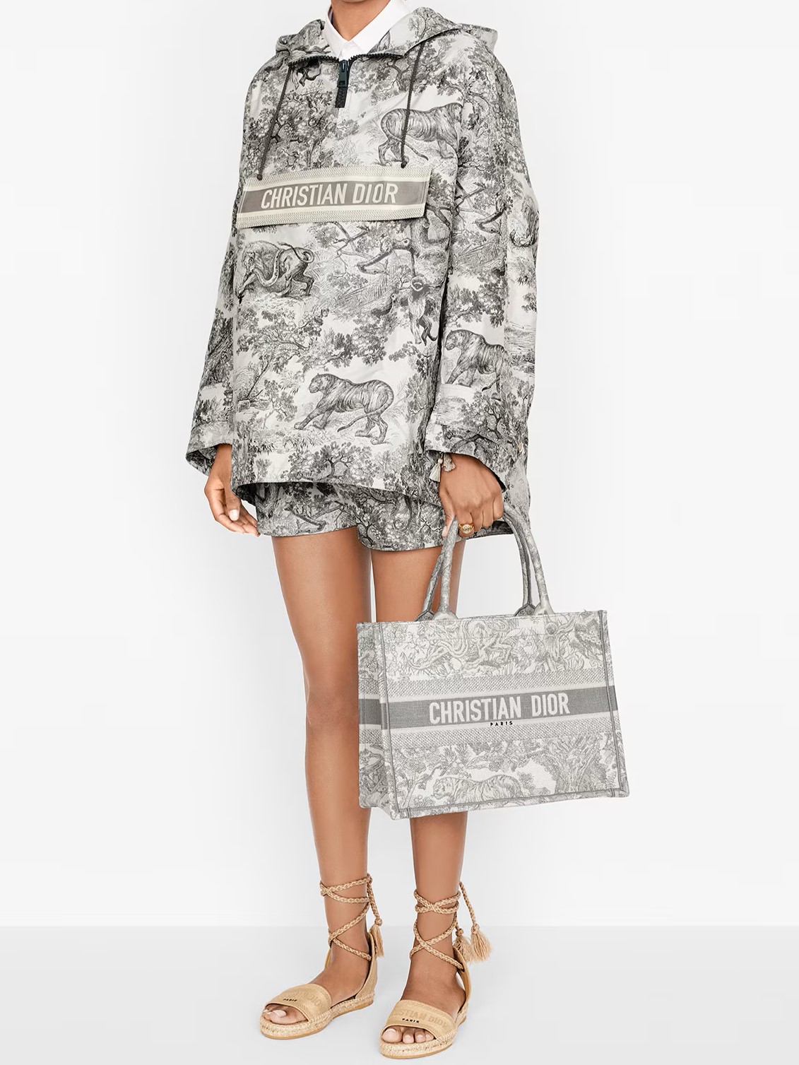 Túi nữ Medium Dior Book Tote Ecru and Gray Toile de Jouy Embroidery 7