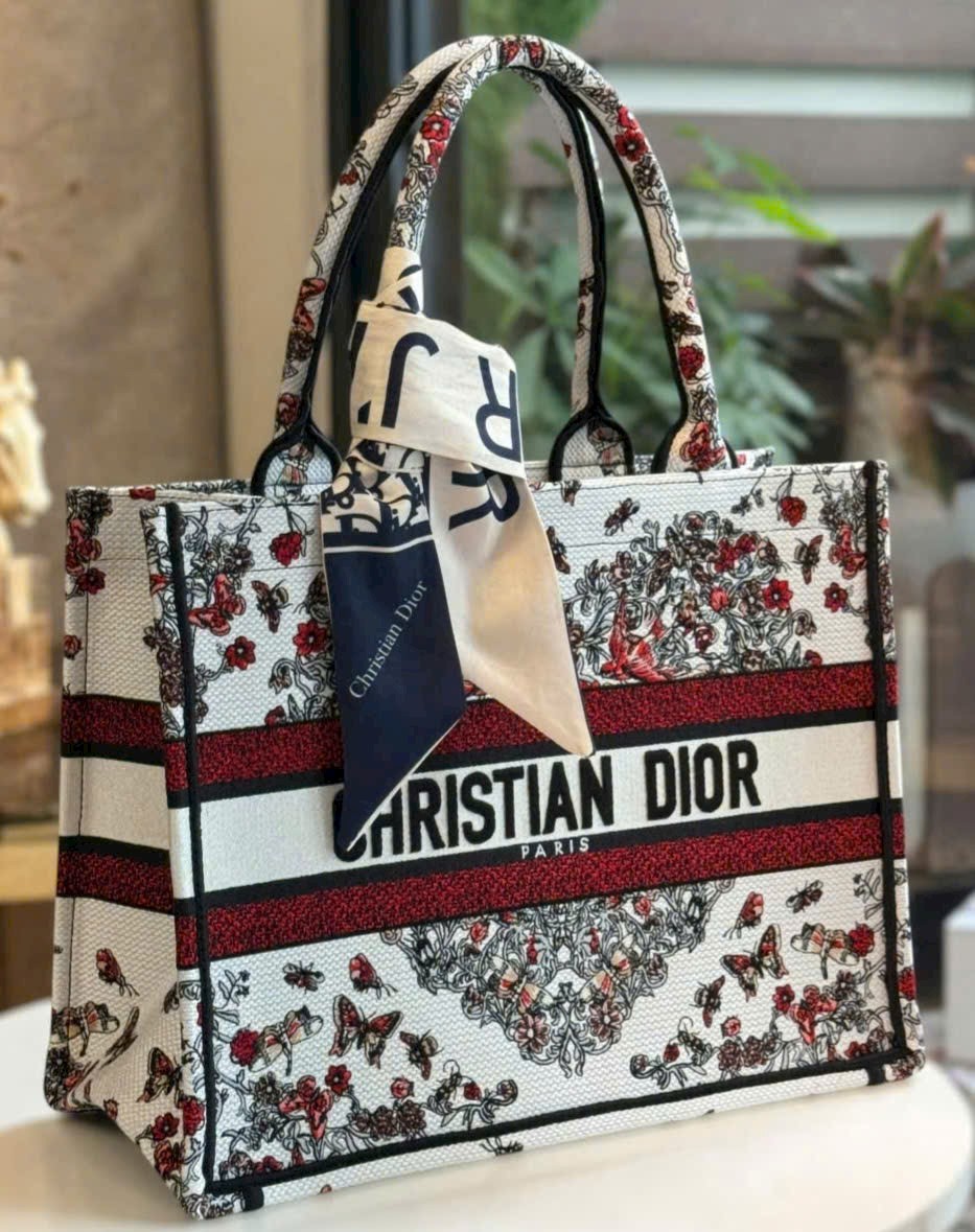 Túi nữ Dioramour Medium Dior Book Tote Latte Embroidery with Multicolor Motif 2