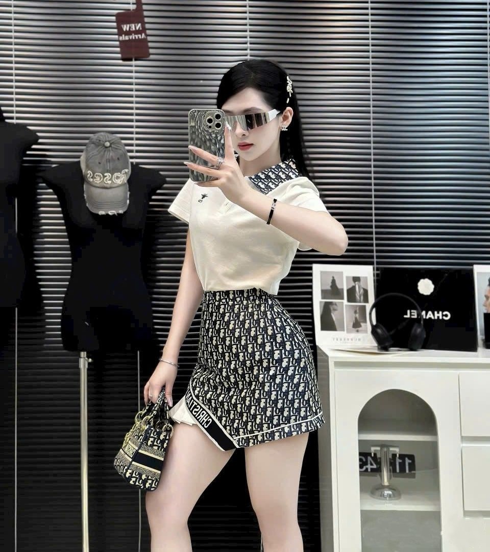 Combo áo thun cổ polo váy vải ngắn Dior 8
