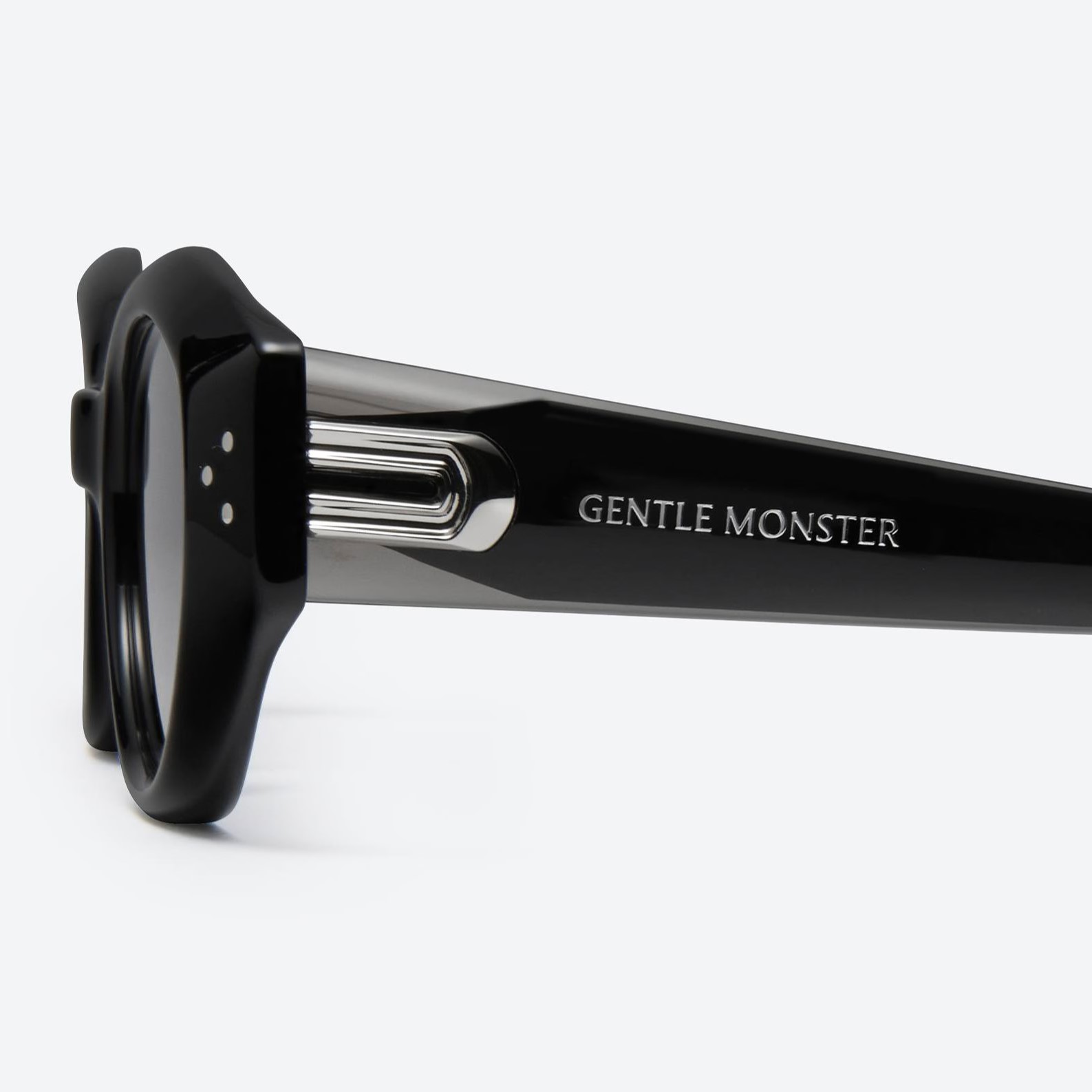 MẮT KÍNH GENTLE MONSTER DADA 01 BLACK LENSES BUTTERFLY SHAPE BLACK ACETATE FRAME 13