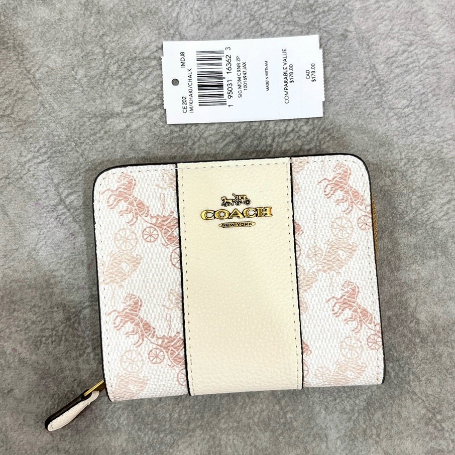 VÍ GẬP COACH BILLFOLD WALLET WITH HORSE AND CARRIAGE PRINT 46