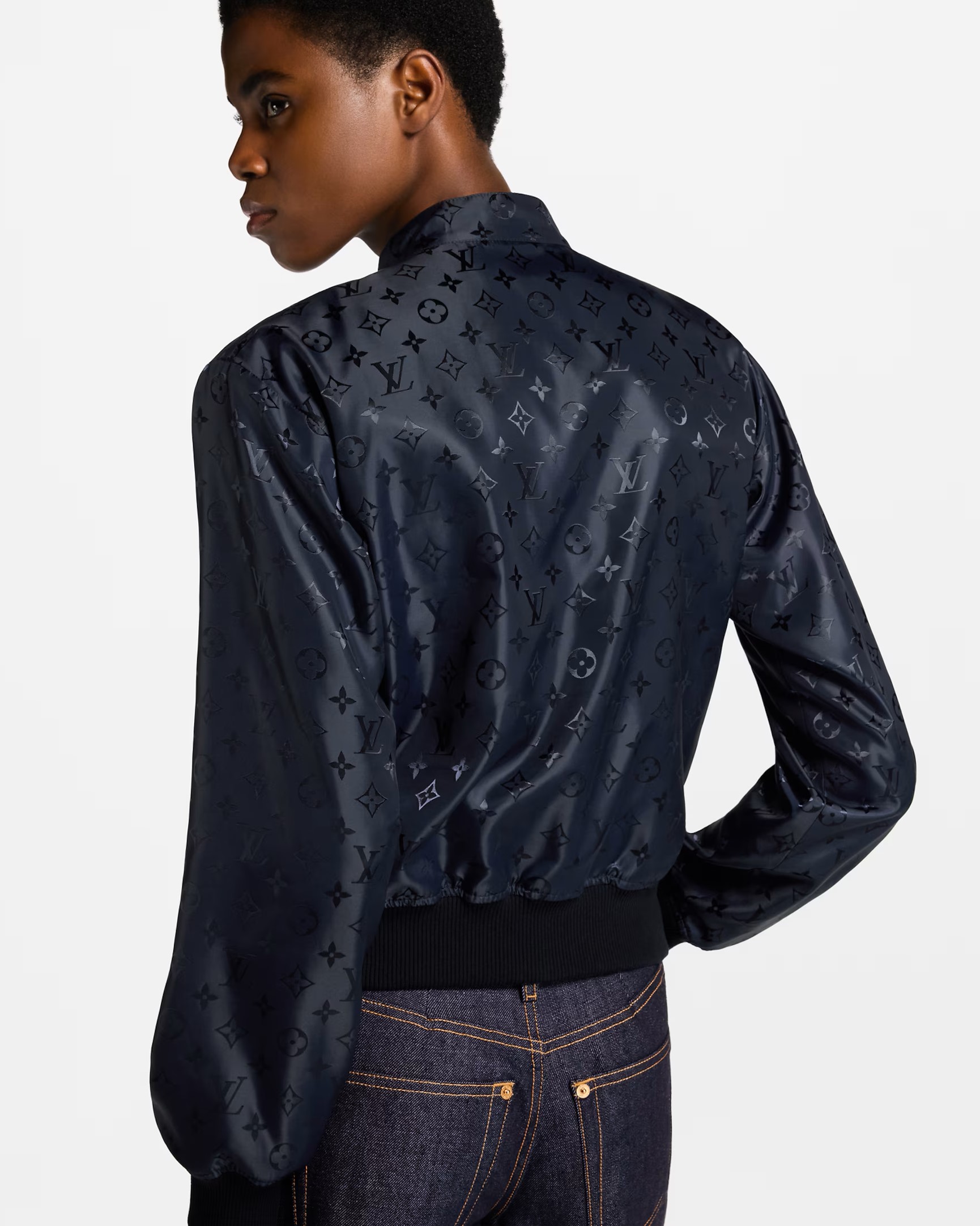 Áo khoác hai mặt nữ LV Reversible Necklace Bomber Jacket 6