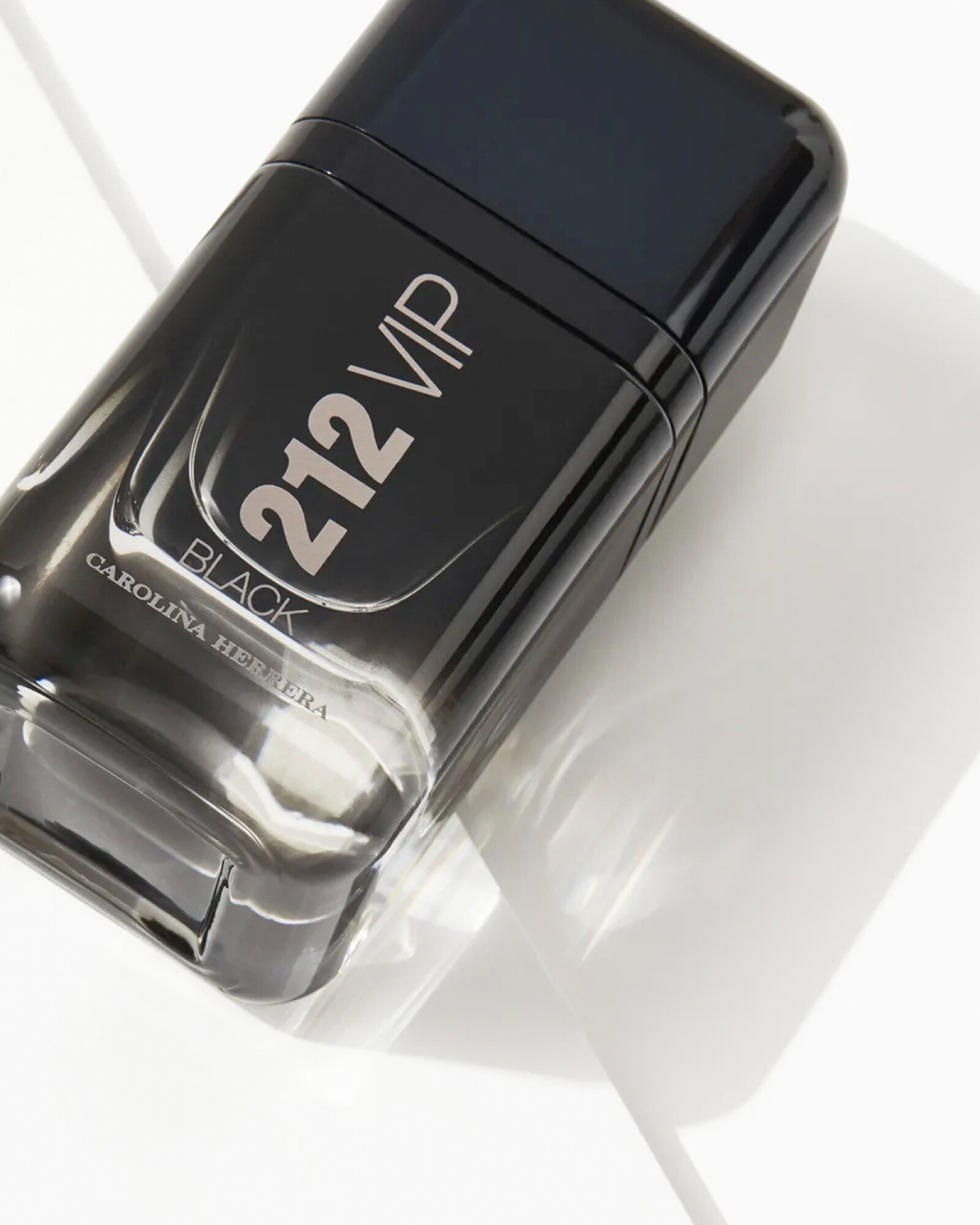 Nước hoa nam Carolina Herrera 212 Vip Black EDP 13