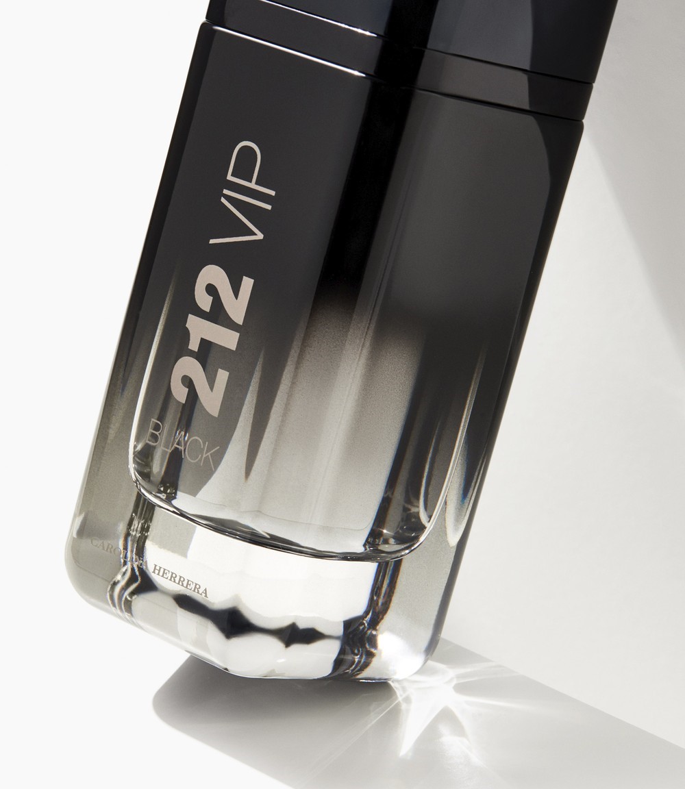 Nước hoa nam Carolina Herrera 212 Vip Black EDP 14