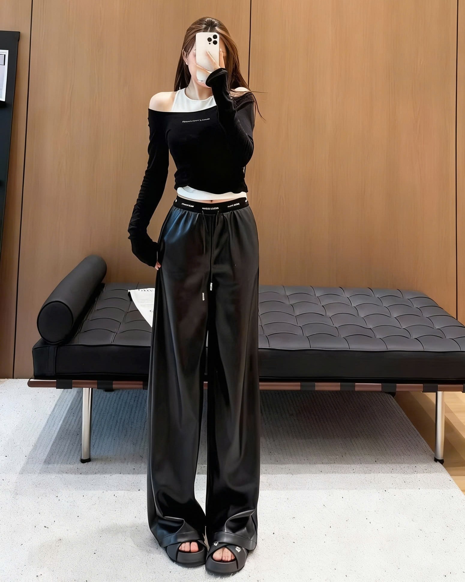 Quần suông dài vải da Miu Miu 1