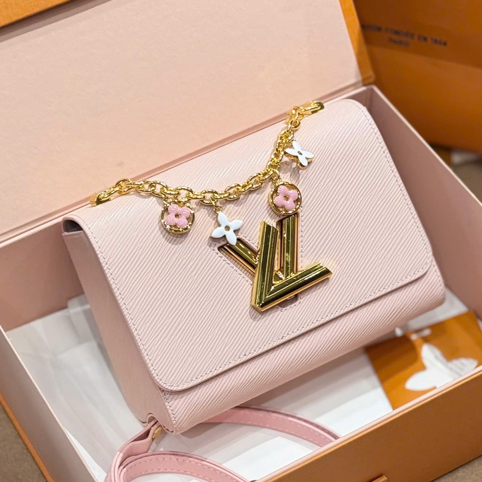Túi đeo chéo Louis Vuitton Twist PM Jasmine Pink Rose Jasmin 6