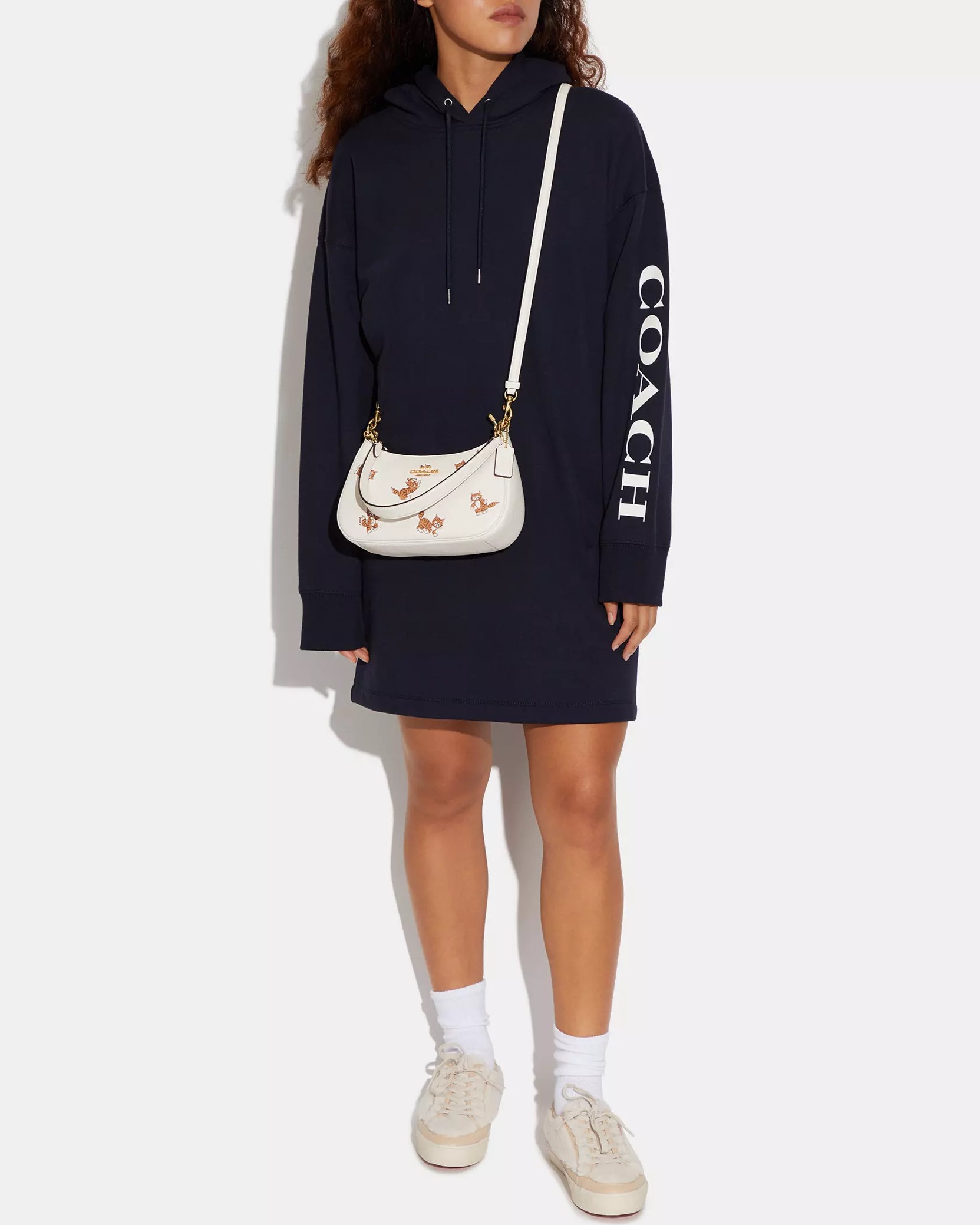 Túi đeo chéo Coach nữ Teri Shoulder Bag With Dancing Kitten Print CC777 4