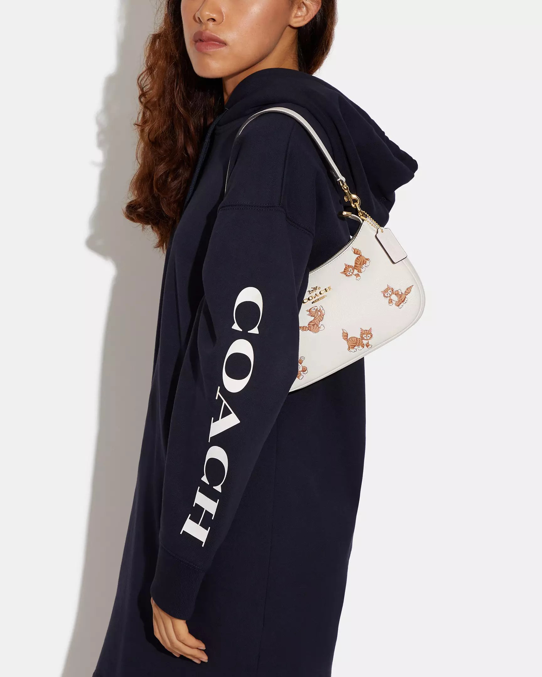 Túi đeo chéo Coach nữ Teri Shoulder Bag With Dancing Kitten Print CC777 5