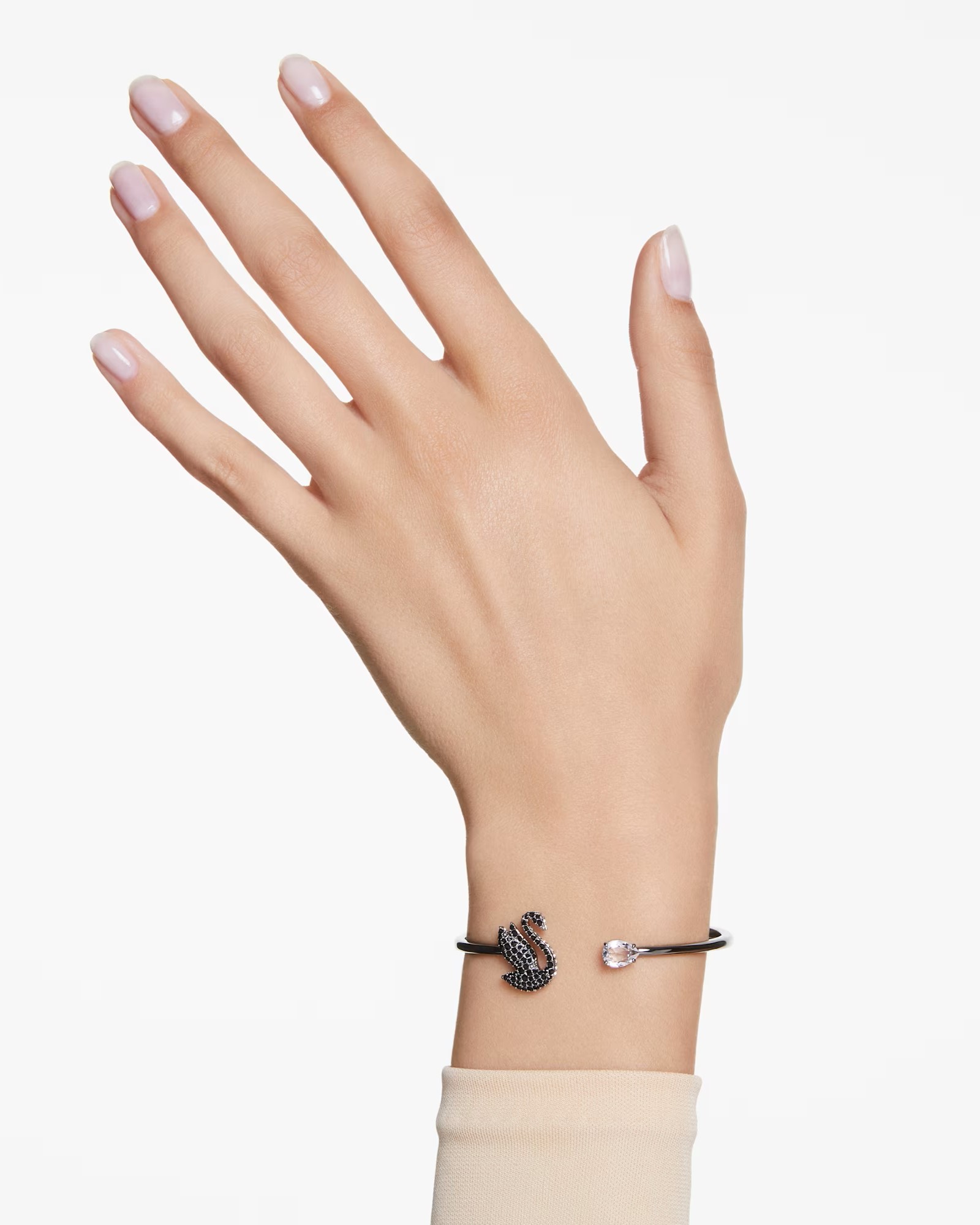 LẮC TAY NỮ SWAROVSKI THIÊN NGA SWAN BANGLE BLACK RUTHENIUM PLATED 5688744 2
