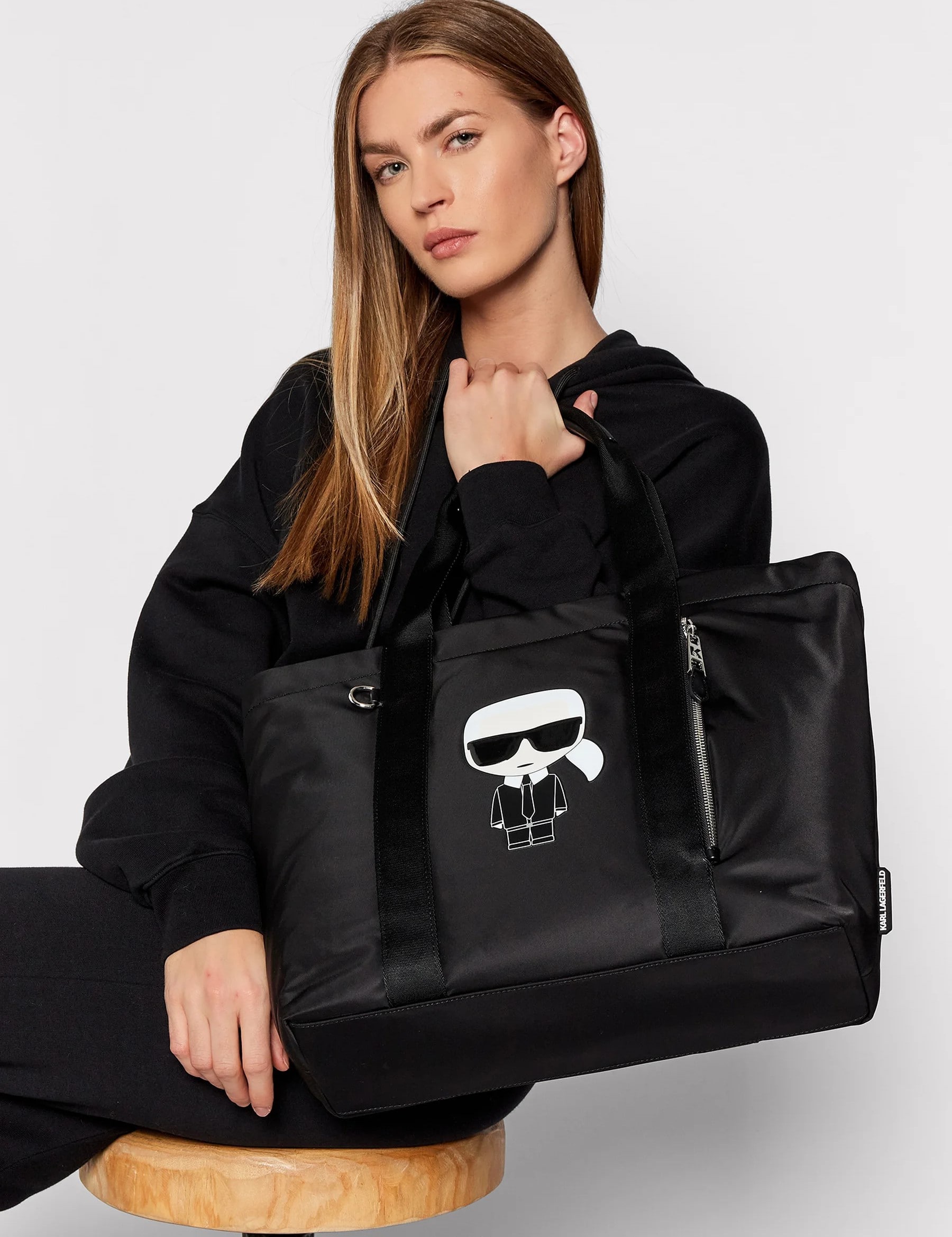 Túi xách Karl Lagerfeld Ikonik Tote Bag in Nylon 10