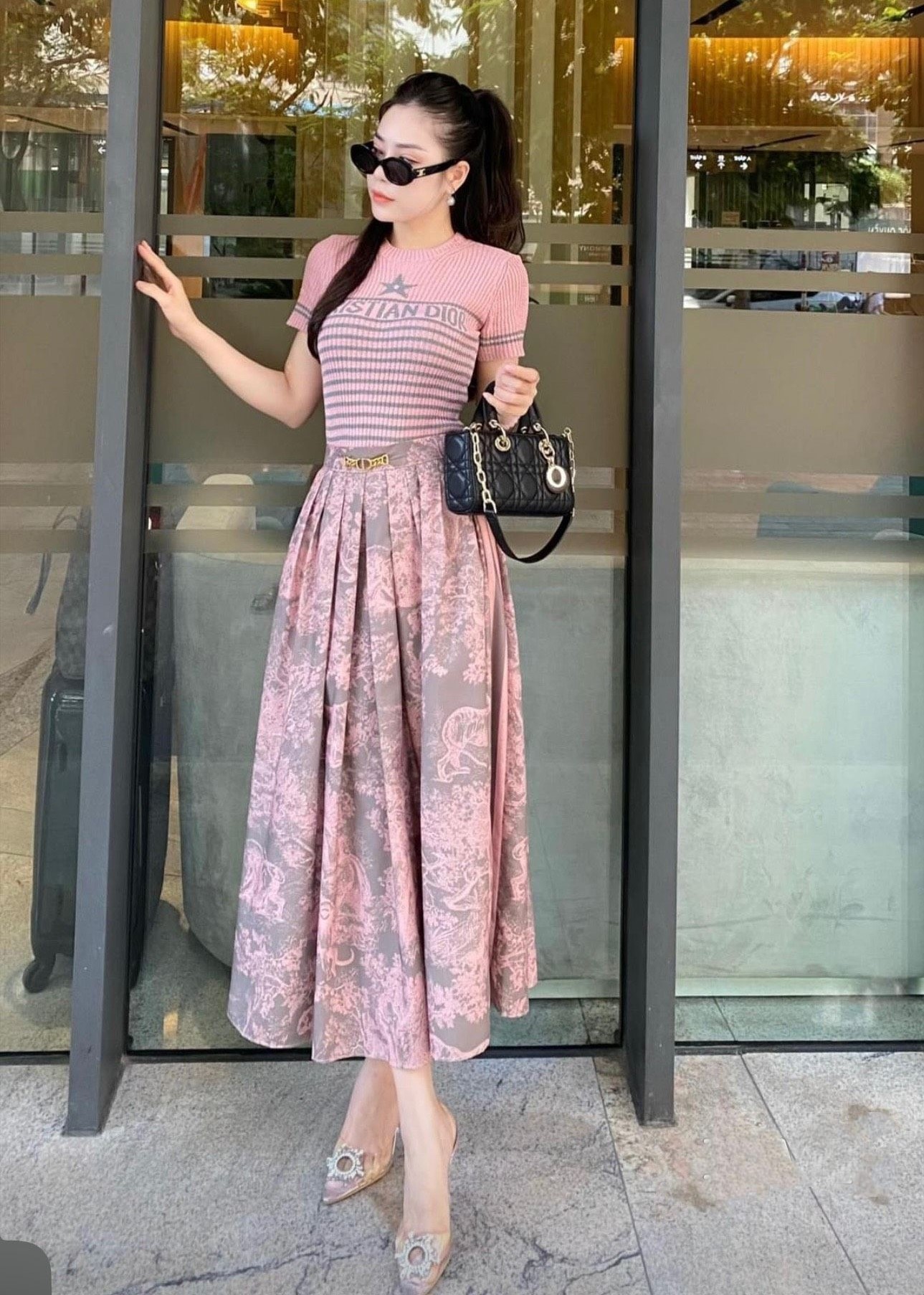 VÁY NỮ DÀI DIORIVIERA FLARED SKIRT GRAY AND PINK COTTON MUSLIN WITH TOILE DE JOUY REVERSE MOTIF 1