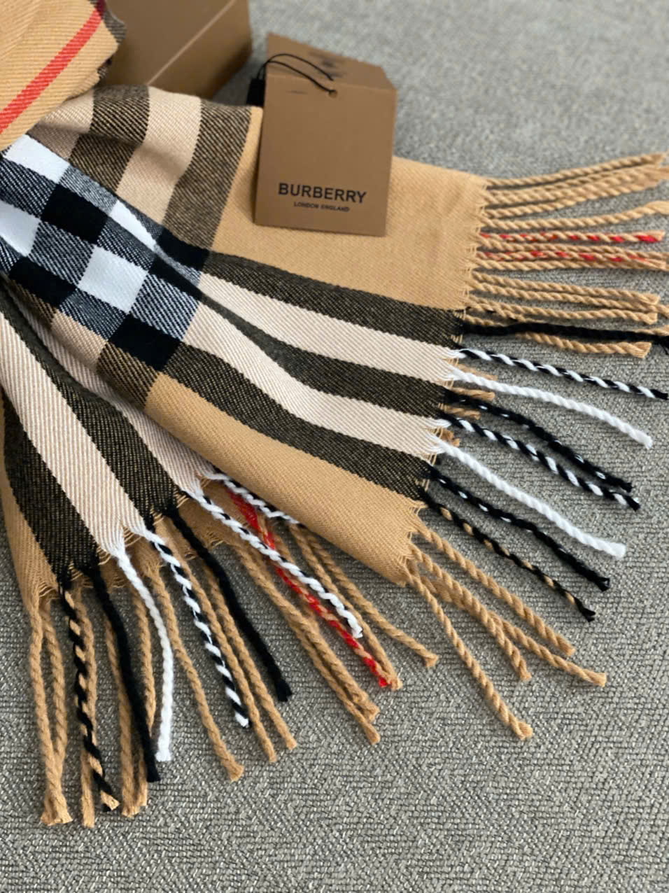 Khăn choàng Burberry Check Cashmere Scarf Arc Beige 9