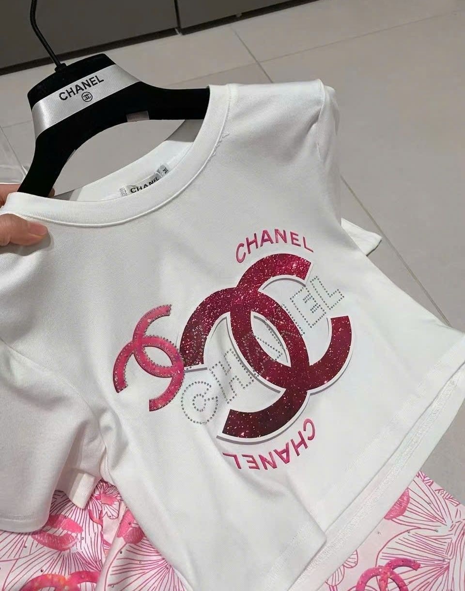 Set bộ thời trang quần suông hồng áo coptop chanel trắng 1
