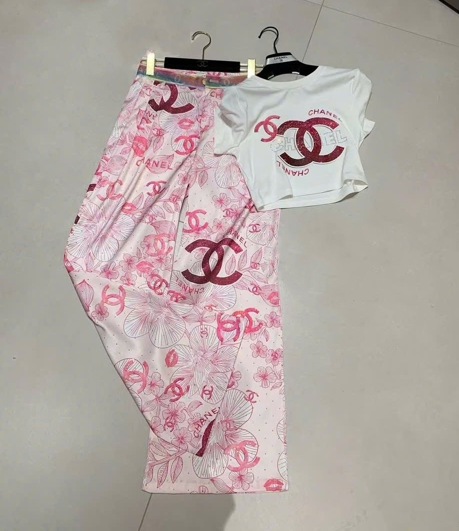 Set bộ thời trang quần suông hồng áo coptop chanel trắng 2