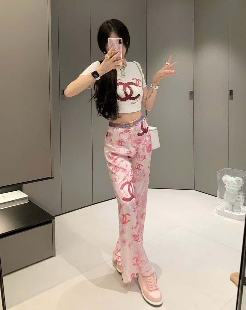 Set bộ thời trang quần suông hồng áo coptop chanel trắng 6